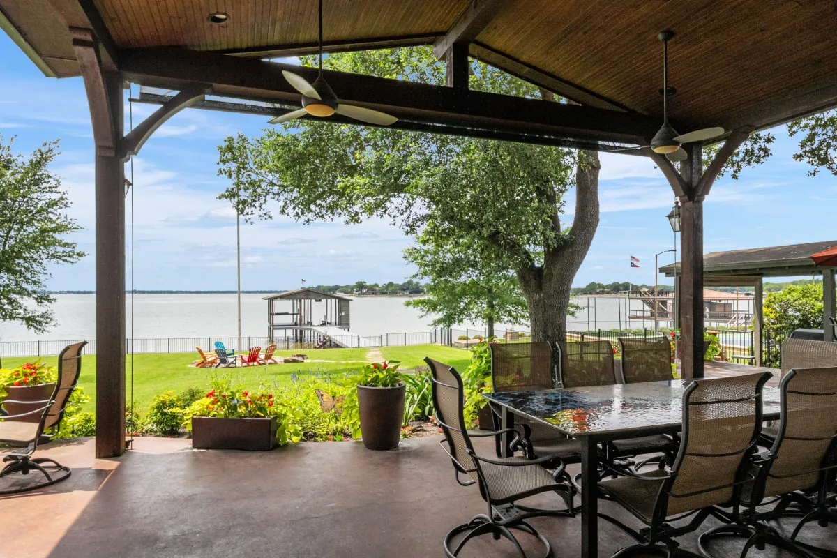 Single Family Residence For Sale in Henderson County , 172 Enchanted Drive, Enchanted Oaks, Texas 75156, 6 Bedrooms, 8 Bathrooms, 2 Garage spaces, 4,200 Sqft, built in 2013, Price $2,890,000, mls#21320365, Real Estate Agent in Enchanted Oaks, Homes For Sale in Henderson county, Homes For Sale in Enchanted Oaks, Realtor in Enchanted Oaks Texas, Real Estate Brokerage Independent Realty Texas, Luminita Cordes Realtor