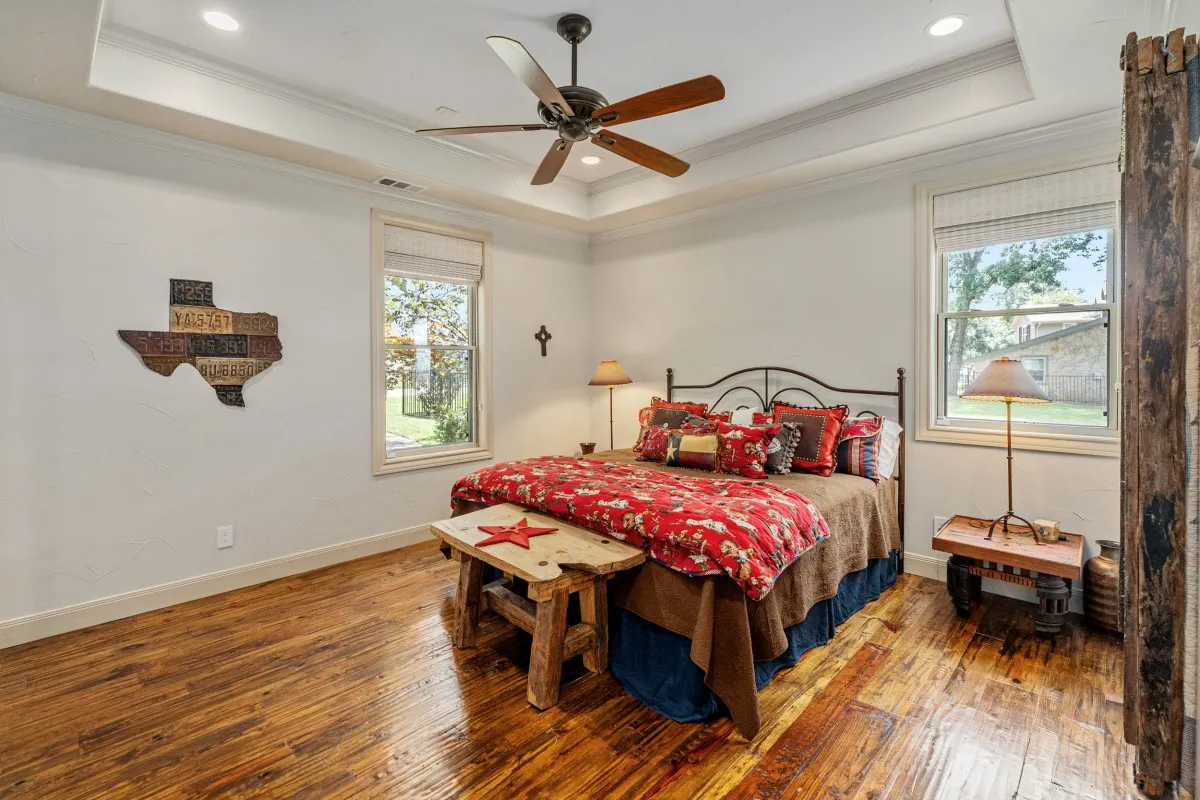 Single Family Residence For Sale in Henderson County , 172 Enchanted Drive, Enchanted Oaks, Texas 75156, 6 Bedrooms, 8 Bathrooms, 2 Garage spaces, 4,200 Sqft, built in 2013, Price $2,890,000, mls#21320365, Real Estate Agent in Enchanted Oaks, Homes For Sale in Henderson county, Homes For Sale in Enchanted Oaks, Realtor in Enchanted Oaks Texas, Real Estate Brokerage Independent Realty Texas, Luminita Cordes Realtor