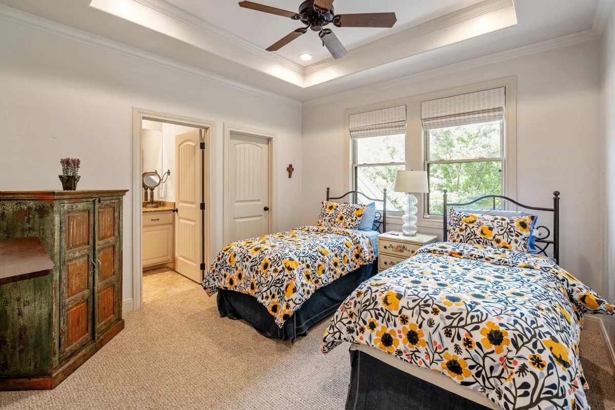 Single Family Residence For Sale in Henderson County , 172 Enchanted Drive, Enchanted Oaks, Texas 75156, 6 Bedrooms, 8 Bathrooms, 2 Garage spaces, 4,200 Sqft, built in 2013, Price $2,890,000, mls#21320365, Real Estate Agent in Enchanted Oaks, Homes For Sale in Henderson county, Homes For Sale in Enchanted Oaks, Realtor in Enchanted Oaks Texas, Real Estate Brokerage Independent Realty Texas, Luminita Cordes Realtor