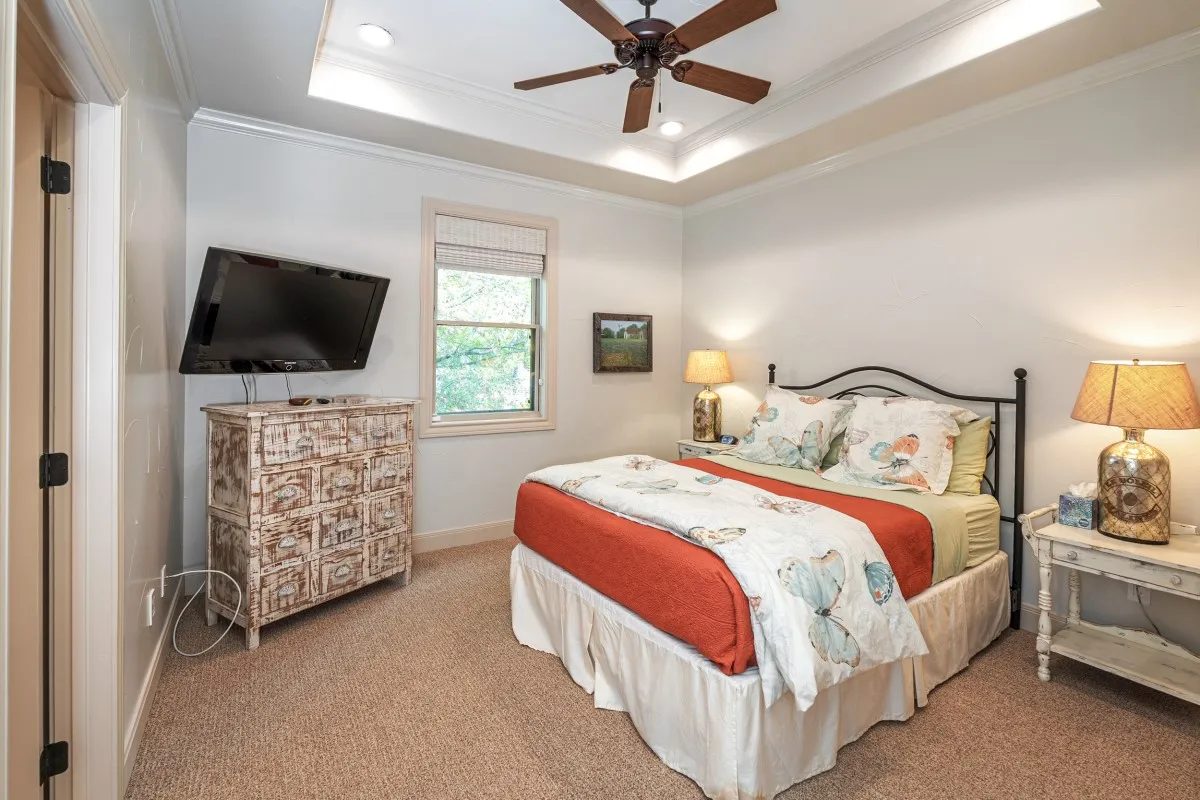 Single Family Residence For Sale in Henderson County , 172 Enchanted Drive, Enchanted Oaks, Texas 75156, 6 Bedrooms, 8 Bathrooms, 2 Garage spaces, 4,200 Sqft, built in 2013, Price $2,890,000, mls#21320365, Real Estate Agent in Enchanted Oaks, Homes For Sale in Henderson county, Homes For Sale in Enchanted Oaks, Realtor in Enchanted Oaks Texas, Real Estate Brokerage Independent Realty Texas, Luminita Cordes Realtor
