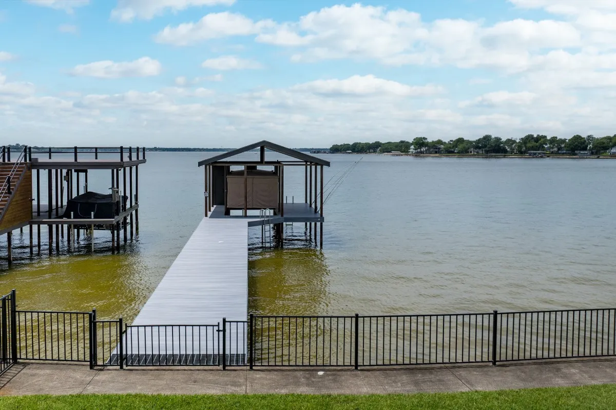 Single Family Residence For Sale in Henderson County , 172 Enchanted Drive, Enchanted Oaks, Texas 75156, 6 Bedrooms, 8 Bathrooms, 2 Garage spaces, 4,200 Sqft, built in 2013, Price $2,890,000, mls#21320365, Real Estate Agent in Enchanted Oaks, Homes For Sale in Henderson county, Homes For Sale in Enchanted Oaks, Realtor in Enchanted Oaks Texas, Real Estate Brokerage Independent Realty Texas, Luminita Cordes Realtor