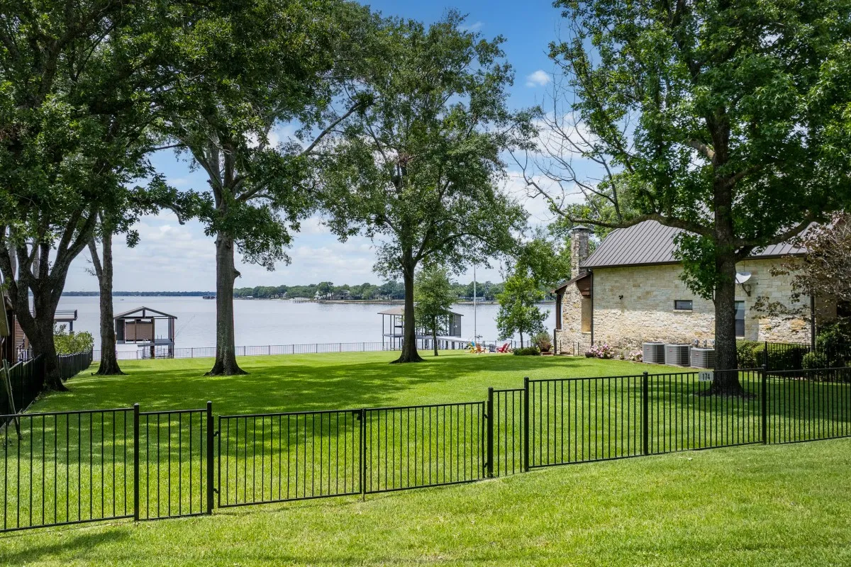 Single Family Residence For Sale in Henderson County , 172 Enchanted Drive, Enchanted Oaks, Texas 75156, 6 Bedrooms, 8 Bathrooms, 2 Garage spaces, 4,200 Sqft, built in 2013, Price $2,890,000, mls#21320365, Real Estate Agent in Enchanted Oaks, Homes For Sale in Henderson county, Homes For Sale in Enchanted Oaks, Realtor in Enchanted Oaks Texas, Real Estate Brokerage Independent Realty Texas, Luminita Cordes Realtor