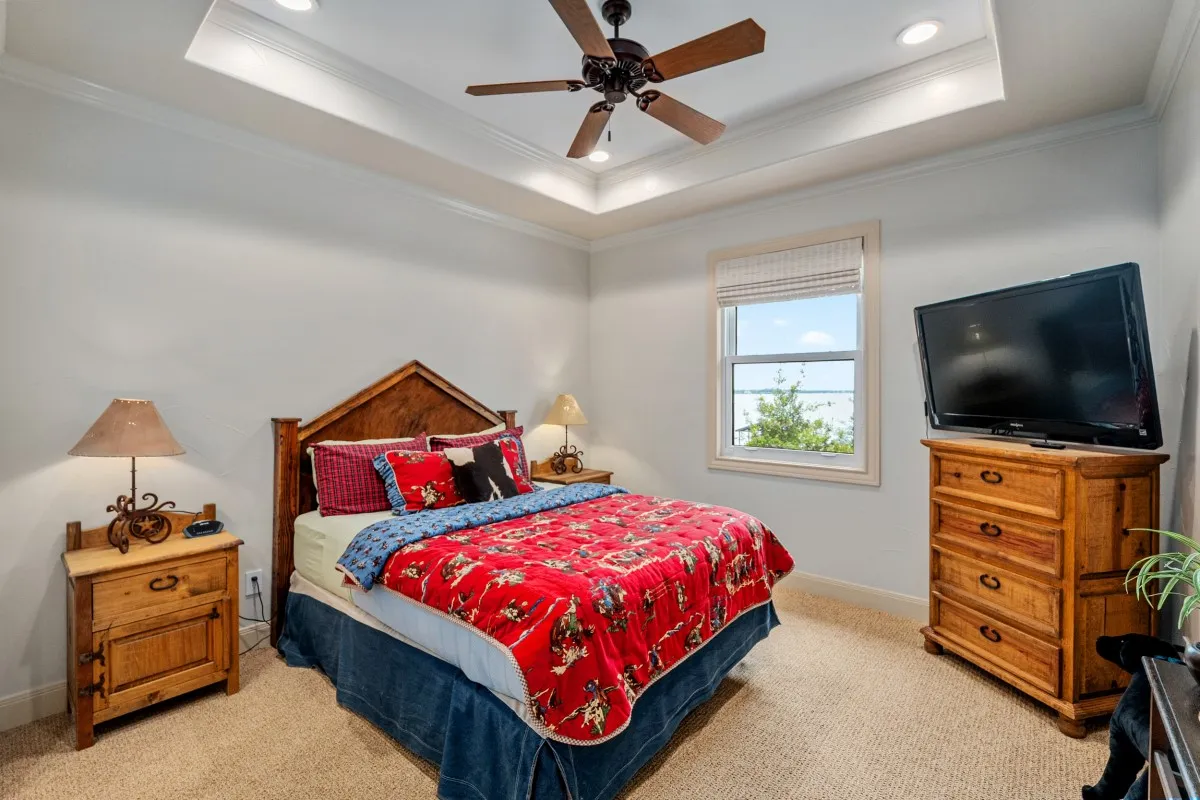 Single Family Residence For Sale in Henderson County , 172 Enchanted Drive, Enchanted Oaks, Texas 75156, 6 Bedrooms, 8 Bathrooms, 2 Garage spaces, 4,200 Sqft, built in 2013, Price $2,890,000, mls#21320365, Real Estate Agent in Enchanted Oaks, Homes For Sale in Henderson county, Homes For Sale in Enchanted Oaks, Realtor in Enchanted Oaks Texas, Real Estate Brokerage Independent Realty Texas, Luminita Cordes Realtor