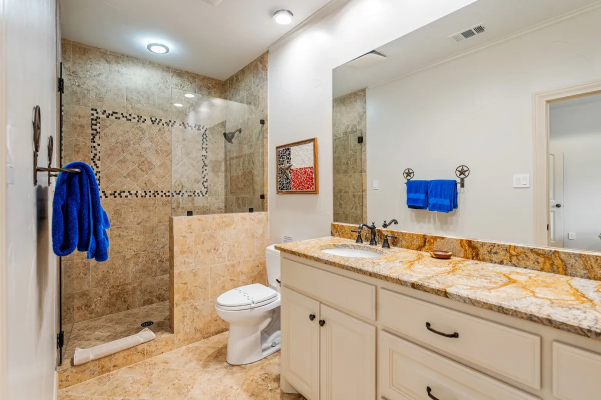Single Family Residence For Sale in Henderson County , 172 Enchanted Drive, Enchanted Oaks, Texas 75156, 6 Bedrooms, 8 Bathrooms, 2 Garage spaces, 4,200 Sqft, built in 2013, Price $2,890,000, mls#21320365, Real Estate Agent in Enchanted Oaks, Homes For Sale in Henderson county, Homes For Sale in Enchanted Oaks, Realtor in Enchanted Oaks Texas, Real Estate Brokerage Independent Realty Texas, Luminita Cordes Realtor