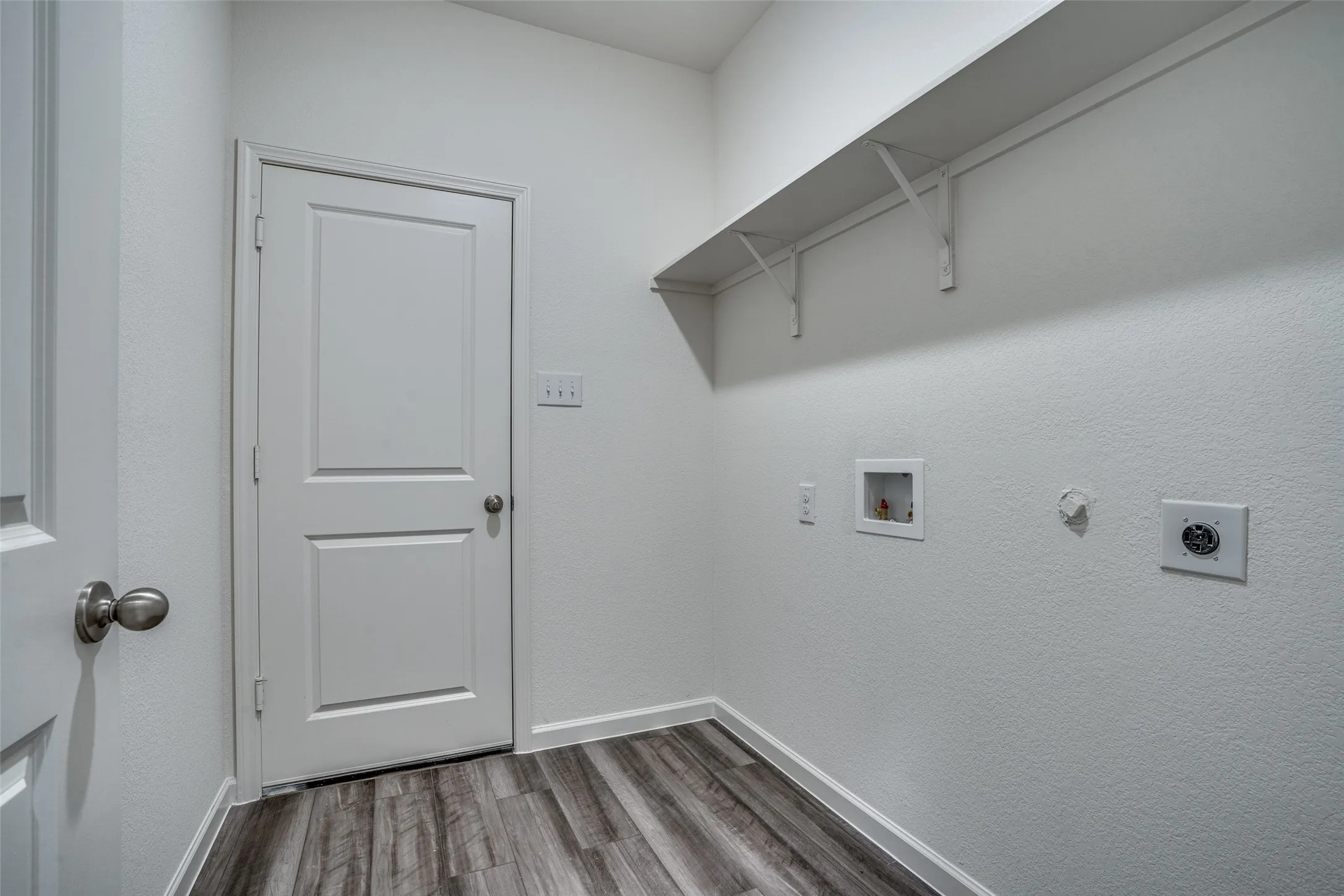 Single Family Residence For Rent in Collin County , 786 Wilshire Drive, Lavon, Texas 75166, 4 Bedroom, 2 Bathroom, 2 Garage spaces, 1,884 Sqft, built in 2021, Price $1,995, mls#21320352, Real Estate Agent in Lavon, Homes For Rent in Collin county, Homes For Rent in Lavon, Realtor in Lavon Texas, Real Estate Brokerage Independent Realty Texas, Luminita Cordes Realtor