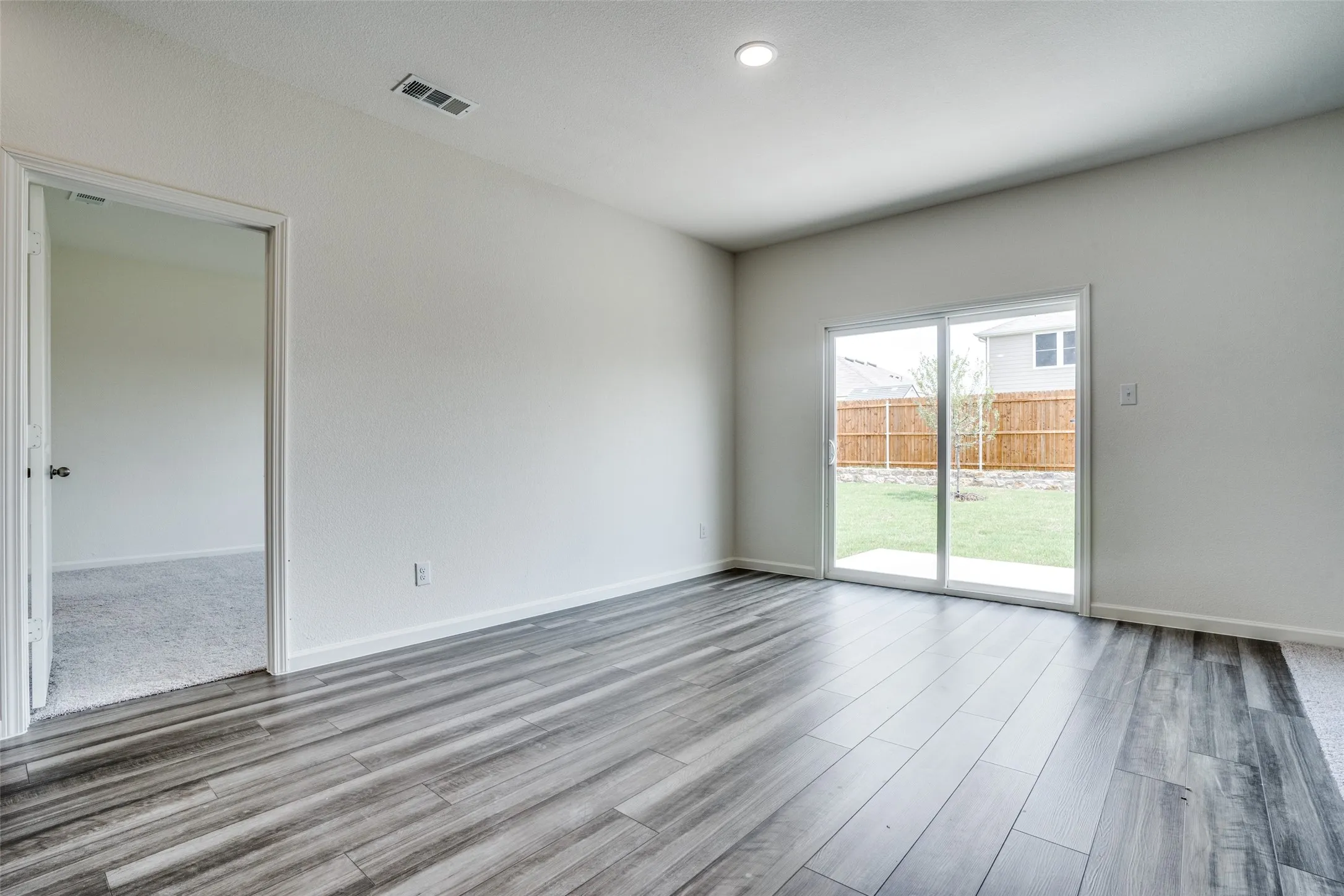Single Family Residence For Rent in Collin County , 786 Wilshire Drive, Lavon, Texas 75166, 4 Bedroom, 2 Bathroom, 2 Garage spaces, 1,884 Sqft, built in 2021, Price $1,995, mls#21320352, Real Estate Agent in Lavon, Homes For Rent in Collin county, Homes For Rent in Lavon, Realtor in Lavon Texas, Real Estate Brokerage Independent Realty Texas, Luminita Cordes Realtor