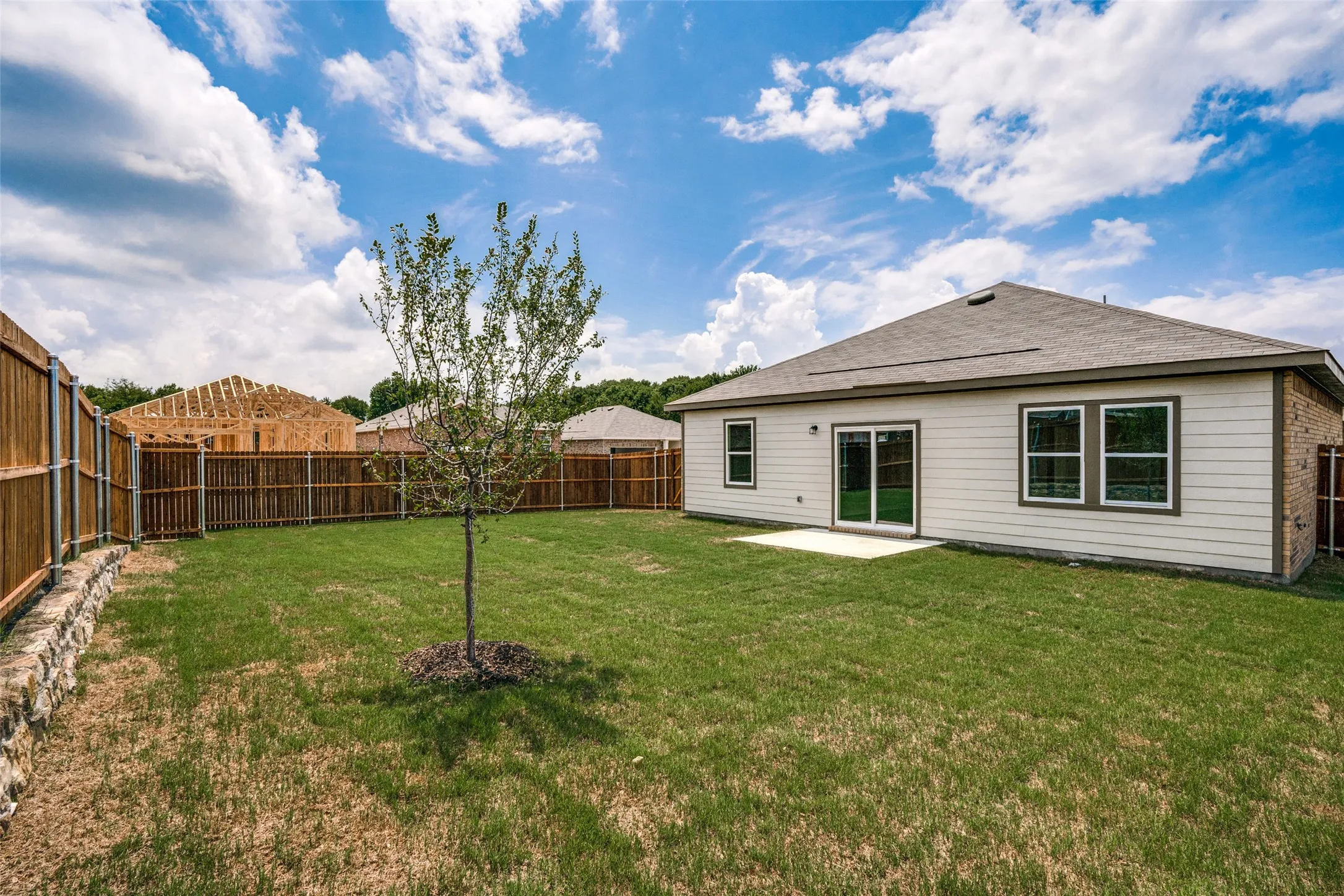Single Family Residence For Rent in Collin County , 786 Wilshire Drive, Lavon, Texas 75166, 4 Bedroom, 2 Bathroom, 2 Garage spaces, 1,884 Sqft, built in 2021, Price $1,995, mls#21320352, Real Estate Agent in Lavon, Homes For Rent in Collin county, Homes For Rent in Lavon, Realtor in Lavon Texas, Real Estate Brokerage Independent Realty Texas, Luminita Cordes Realtor