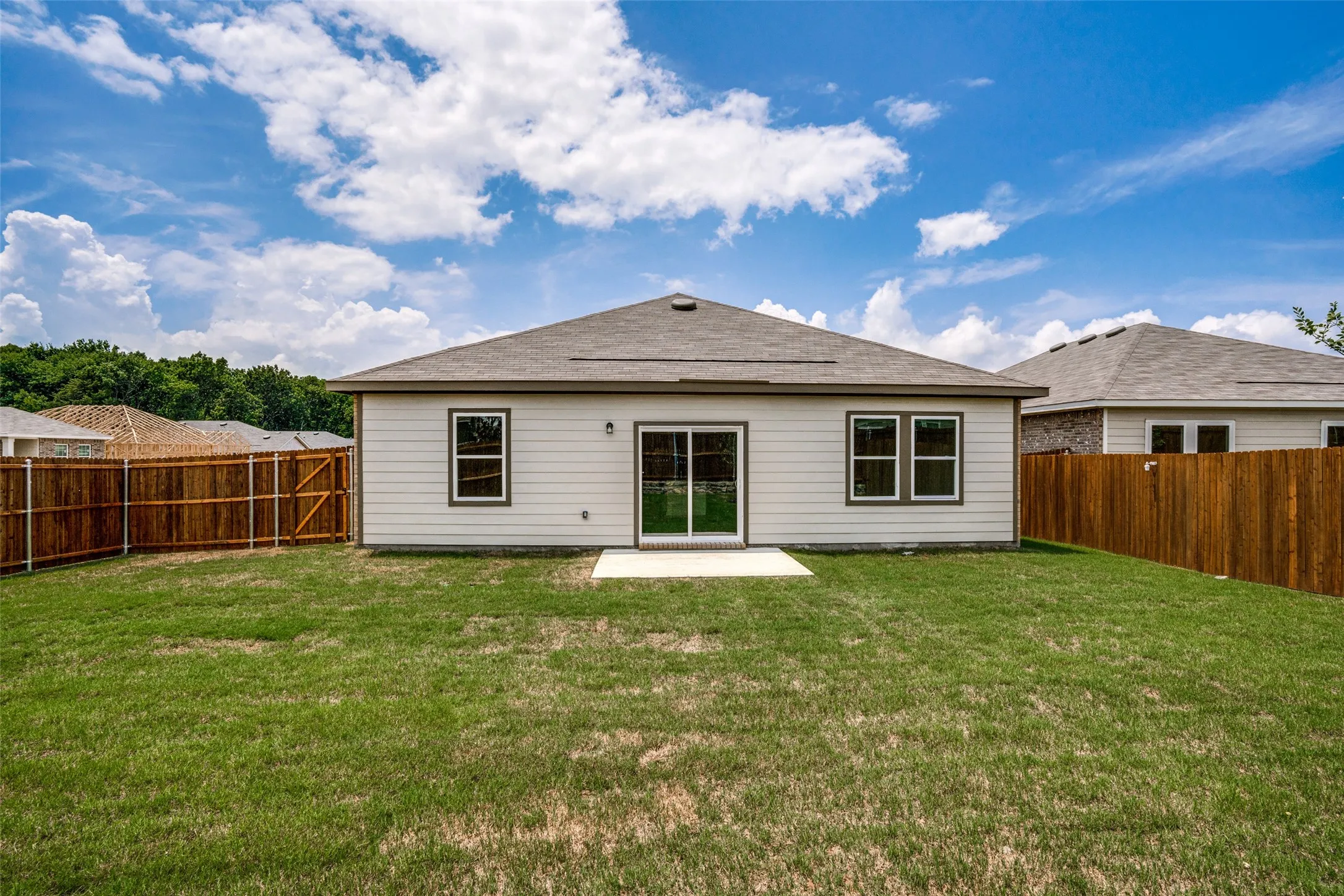 Single Family Residence For Rent in Collin County , 786 Wilshire Drive, Lavon, Texas 75166, 4 Bedroom, 2 Bathroom, 2 Garage spaces, 1,884 Sqft, built in 2021, Price $1,995, mls#21320352, Real Estate Agent in Lavon, Homes For Rent in Collin county, Homes For Rent in Lavon, Realtor in Lavon Texas, Real Estate Brokerage Independent Realty Texas, Luminita Cordes Realtor