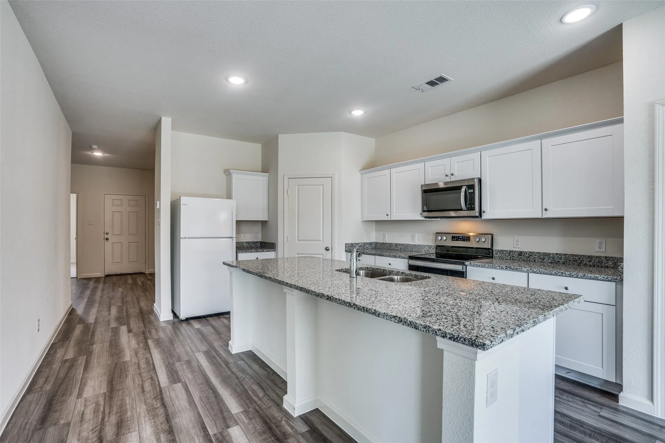 Single Family Residence For Rent in Collin County , 786 Wilshire Drive, Lavon, Texas 75166, 4 Bedroom, 2 Bathroom, 2 Garage spaces, 1,884 Sqft, built in 2021, Price $1,995, mls#21320352, Real Estate Agent in Lavon, Homes For Rent in Collin county, Homes For Rent in Lavon, Realtor in Lavon Texas, Real Estate Brokerage Independent Realty Texas, Luminita Cordes Realtor
