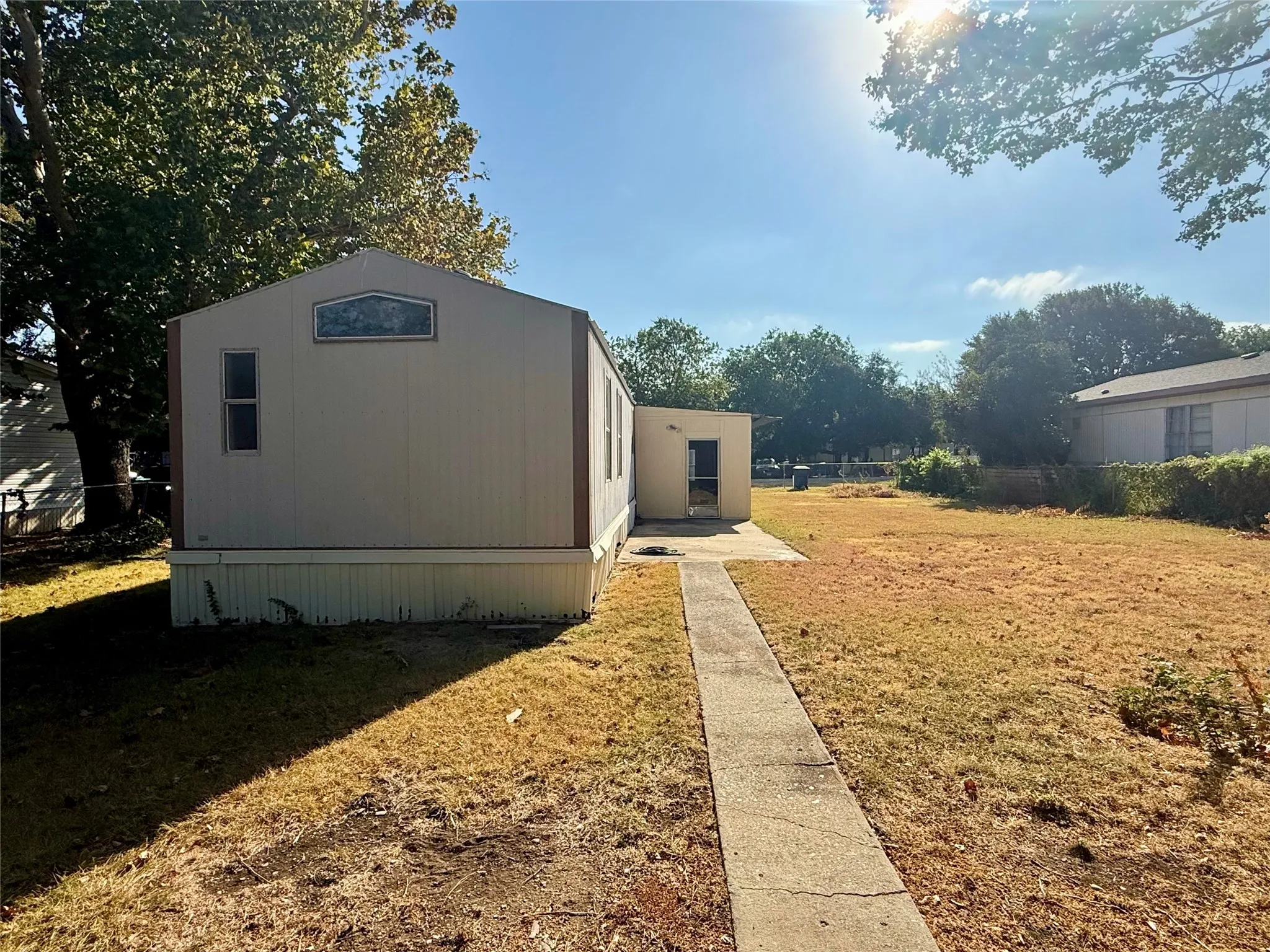 Single Family Residence For Rent in Collin County , 5785 Sheli Lane, Frisco, Texas 75034, 3 Bedroom, 2 Bathroom, Garage spaces, 1,008 Sqft, built in 1980, mls#21320379, Real Estate Agent in Frisco, Homes For Rent in Collin county, Homes For Rent in Frisco, Realtor in Frisco Texas, Real Estate Brokerage Independent Realty Texas, Luminita Cordes Realtor