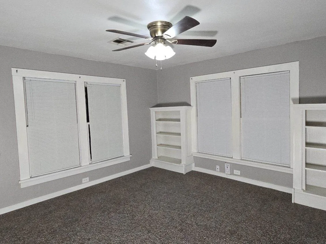 Single Family Residence For Sale in Taylor County , 2218 State Street, Abilene, Texas 79603, 2 Bedroom, 1 Bathroom, 1 Garage spaces, 1,120 Sqft, built in 1925, mls#21310856, Real Estate Agent in Abilene, Homes For Sale in Taylor county, Homes For Sale in Abilene, Realtor in Abilene Texas, Real Estate Brokerage Independent Realty Texas, Luminita Cordes Realtor