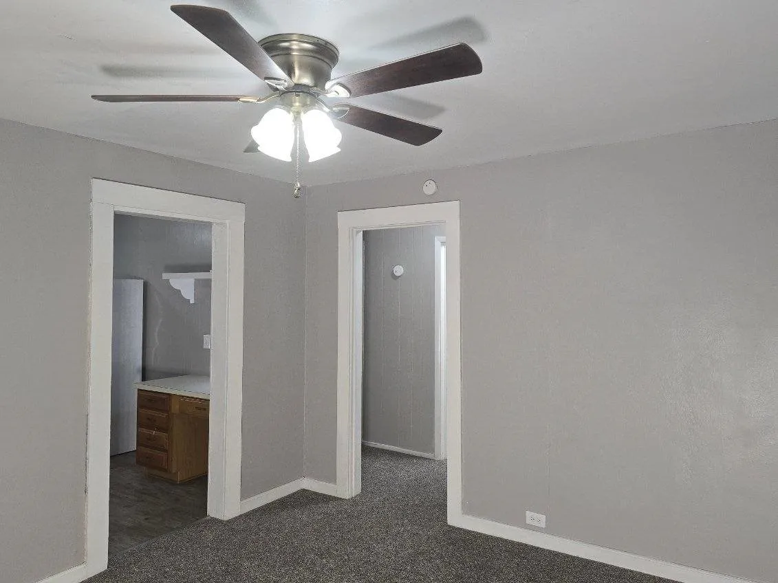 Single Family Residence For Sale in Taylor County , 2218 State Street, Abilene, Texas 79603, 2 Bedroom, 1 Bathroom, 1 Garage spaces, 1,120 Sqft, built in 1925, mls#21310856, Real Estate Agent in Abilene, Homes For Sale in Taylor county, Homes For Sale in Abilene, Realtor in Abilene Texas, Real Estate Brokerage Independent Realty Texas, Luminita Cordes Realtor