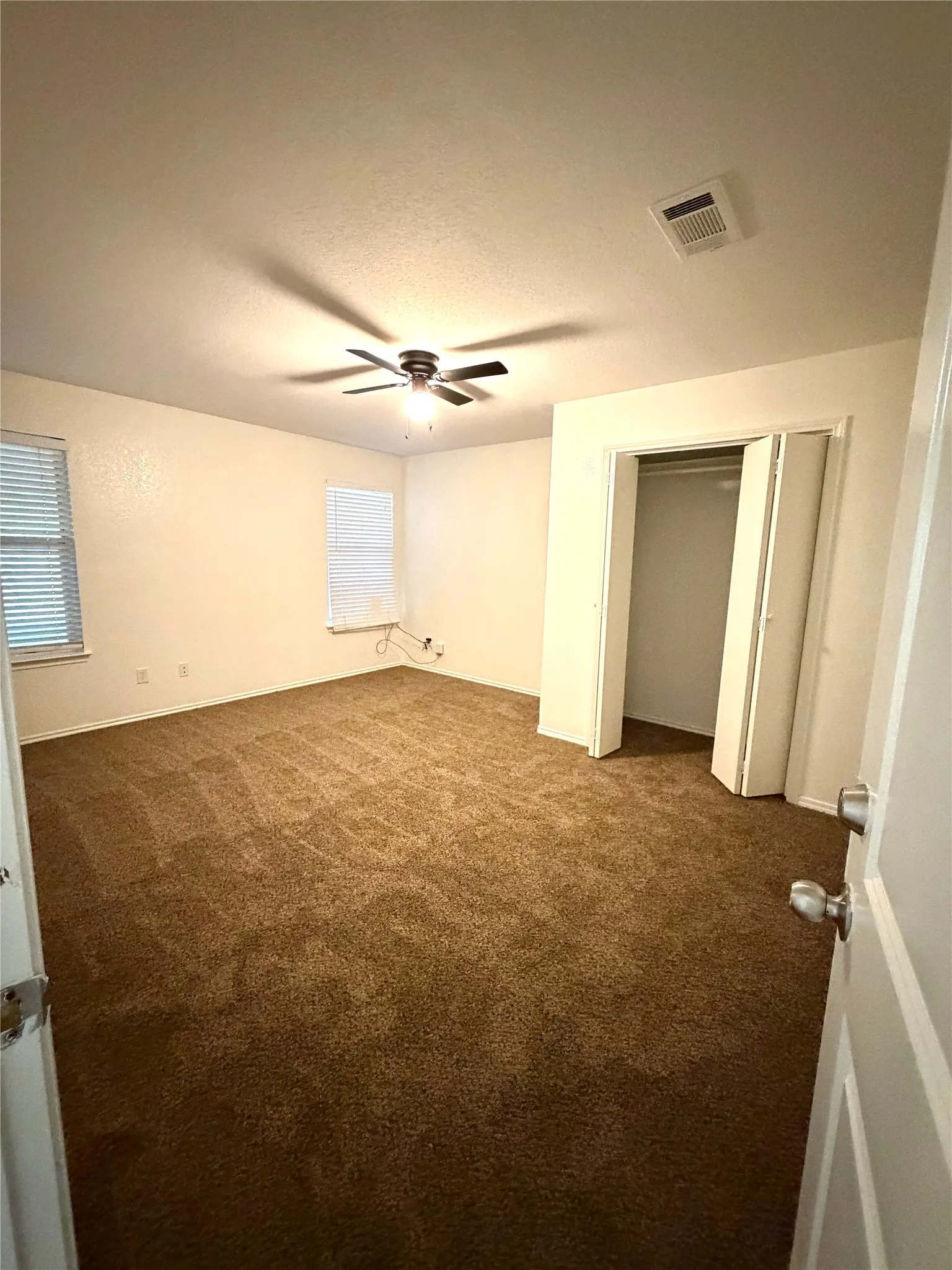 Single Family Residence For Sale in Dallas County , 2648 Carmen Drive, Grand Prairie, Texas 75052, 3 Bedroom, 2 Bathroom, 2 Garage spaces, 1,420 Sqft, built in 2003, mls#21316606, Real Estate Agent in Grand Prairie, Homes For Sale in Dallas county, Homes For Sale in Grand Prairie, Realtor in Grand Prairie Texas, Real Estate Brokerage Independent Realty Texas, Luminita Cordes Realtor