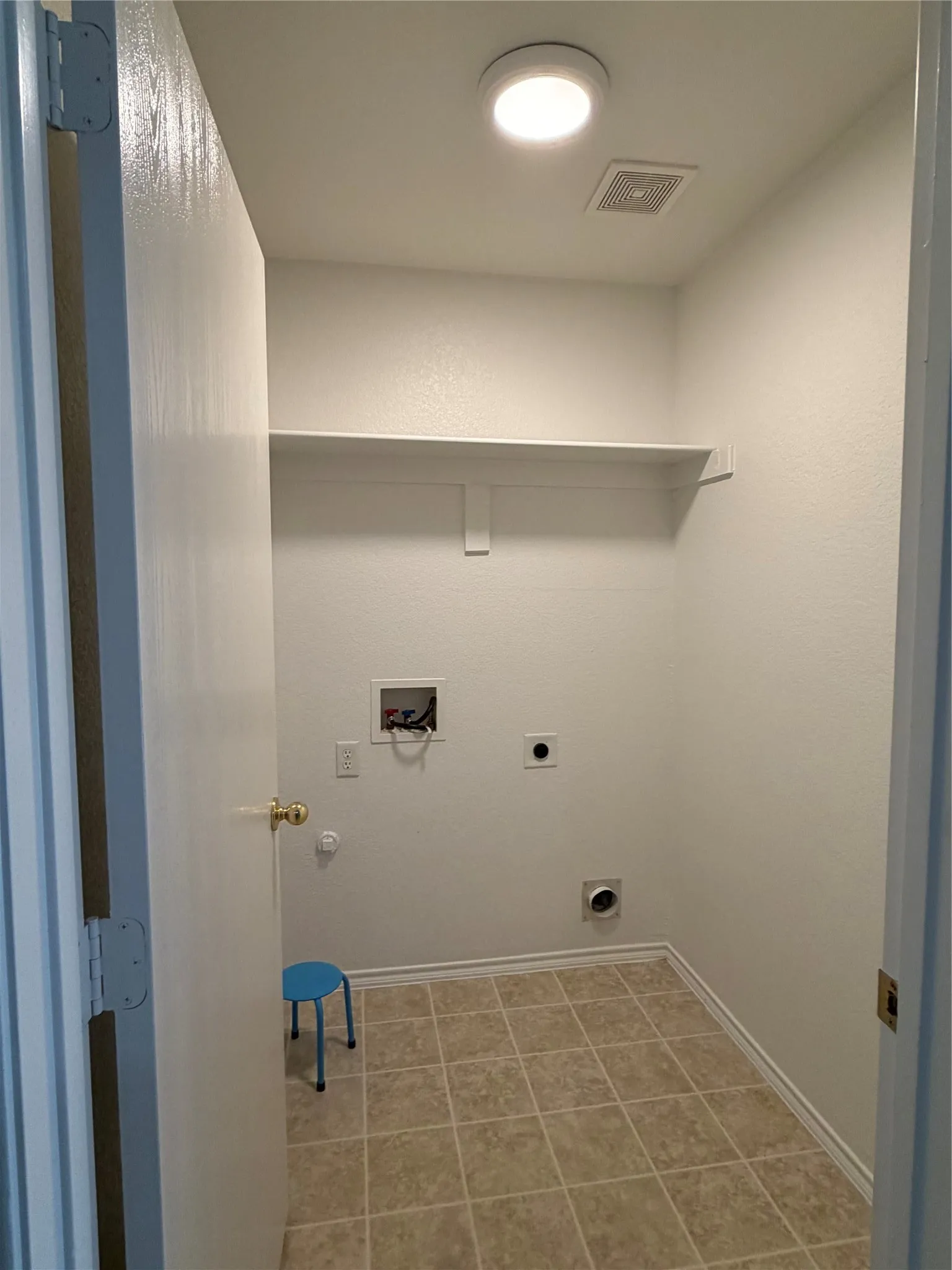 Single Family Residence For Sale in Dallas County , 2648 Carmen Drive, Grand Prairie, Texas 75052, 3 Bedroom, 2 Bathroom, 2 Garage spaces, 1,420 Sqft, built in 2003, mls#21316606, Real Estate Agent in Grand Prairie, Homes For Sale in Dallas county, Homes For Sale in Grand Prairie, Realtor in Grand Prairie Texas, Real Estate Brokerage Independent Realty Texas, Luminita Cordes Realtor
