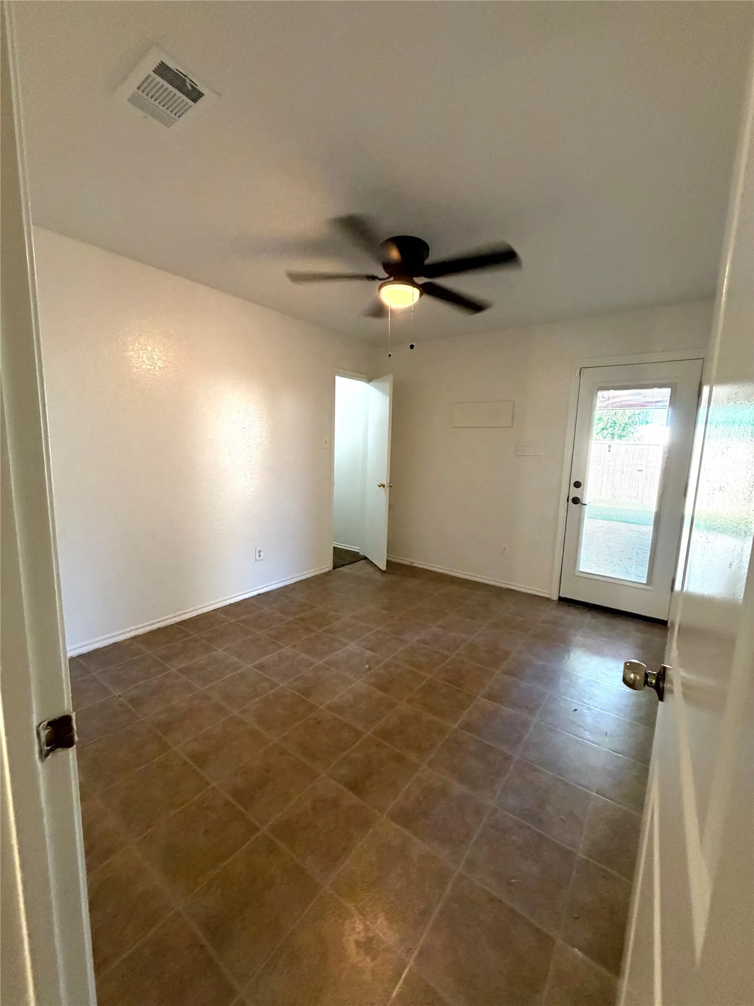Single Family Residence For Sale in Dallas County , 2648 Carmen Drive, Grand Prairie, Texas 75052, 3 Bedroom, 2 Bathroom, 2 Garage spaces, 1,420 Sqft, built in 2003, mls#21316606, Real Estate Agent in Grand Prairie, Homes For Sale in Dallas county, Homes For Sale in Grand Prairie, Realtor in Grand Prairie Texas, Real Estate Brokerage Independent Realty Texas, Luminita Cordes Realtor