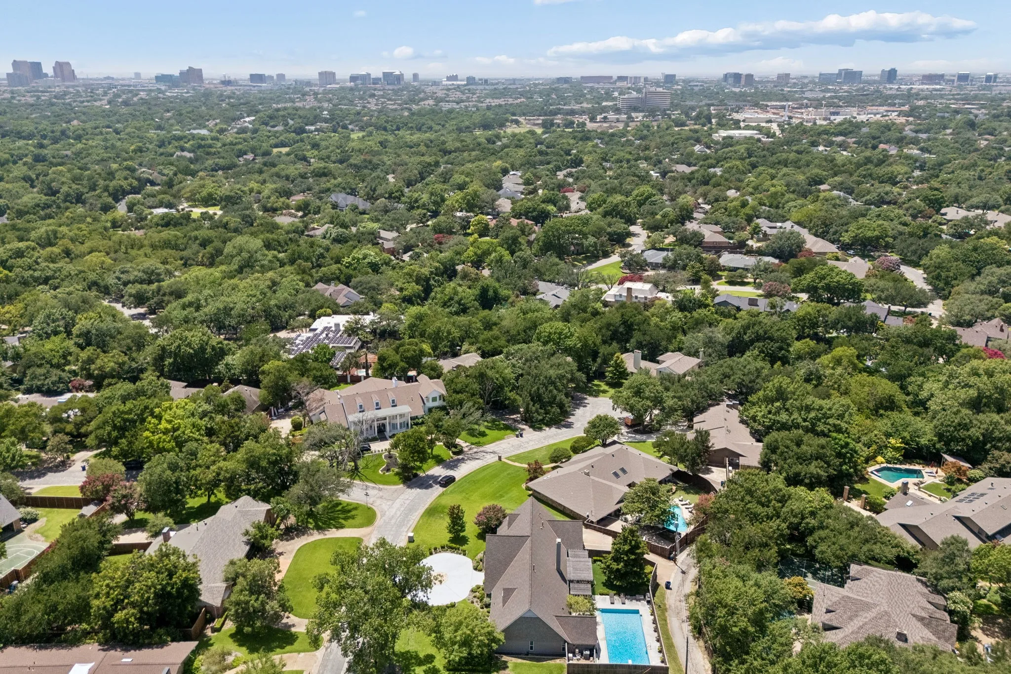 Single Family Residence For Sale in Dallas County , 6829 Midcrest Drive, Dallas, Texas 75254, 6 Bedroom, 6 Bathroom, 2 Garage spaces, 4,228 Sqft, built in 1967, mls#21319015, Real Estate Agent in Dallas, Homes For Sale in Dallas county, Homes For Sale in Dallas, Realtor in Dallas Texas, Real Estate Brokerage Independent Realty Texas, Luminita Cordes Realtor