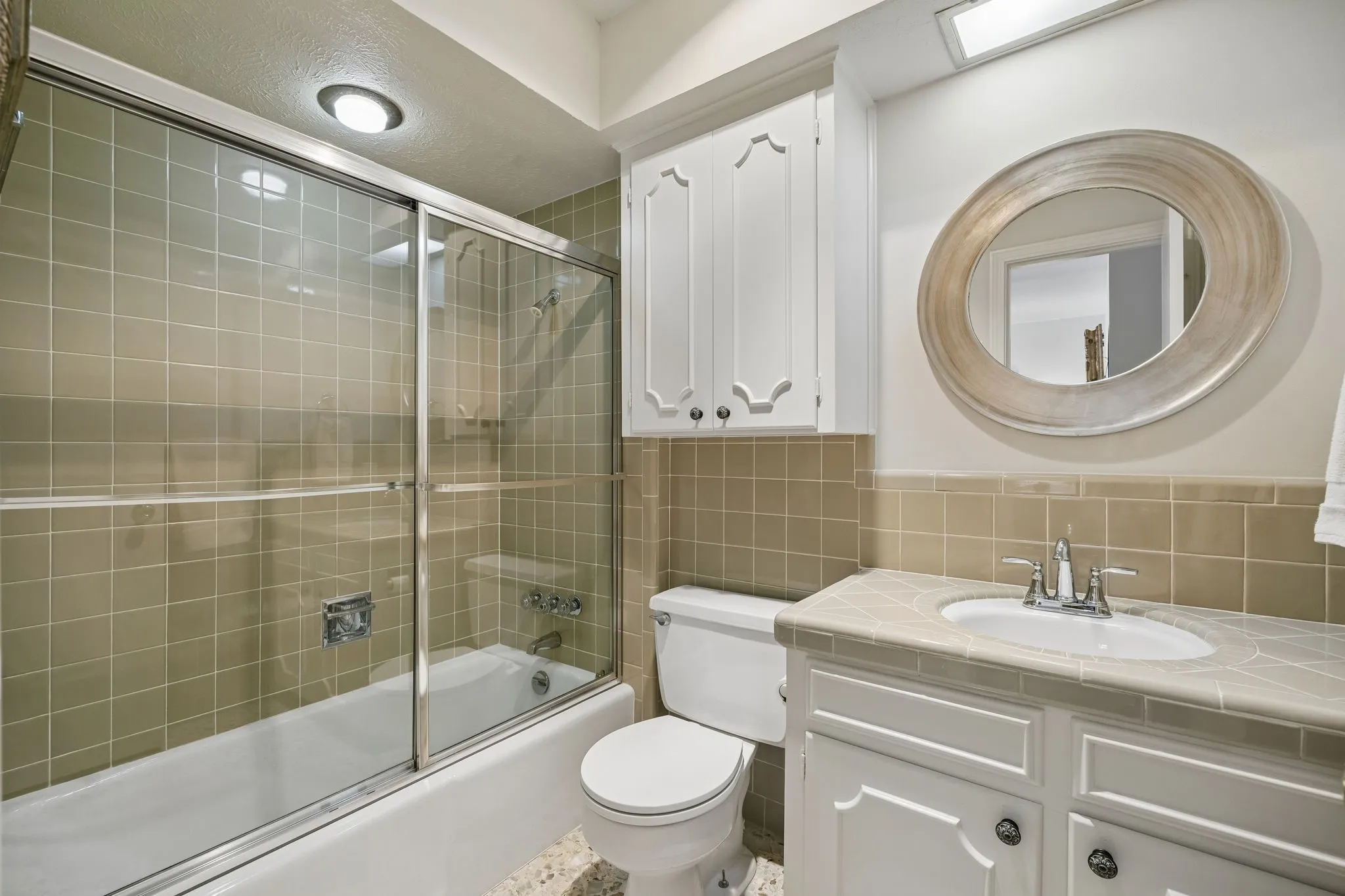 Ensuite Bath for Bedroom 4.