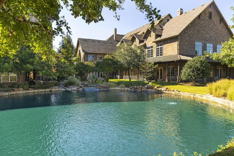 Condominium For Sale in Tarrant County , 301 Watermere Drive 414, Southlake, Texas 76092, 2 Bedroom, 3 Bathroom, Garage spaces, 1,572 Sqft, built in 2008, mls#21312465, Real Estate Agent in Southlake, Homes For Sale in Tarrant county, Homes For Sale in Southlake, Realtor in Southlake Texas, Real Estate Brokerage Independent Realty Texas, Luminita Cordes Realtor