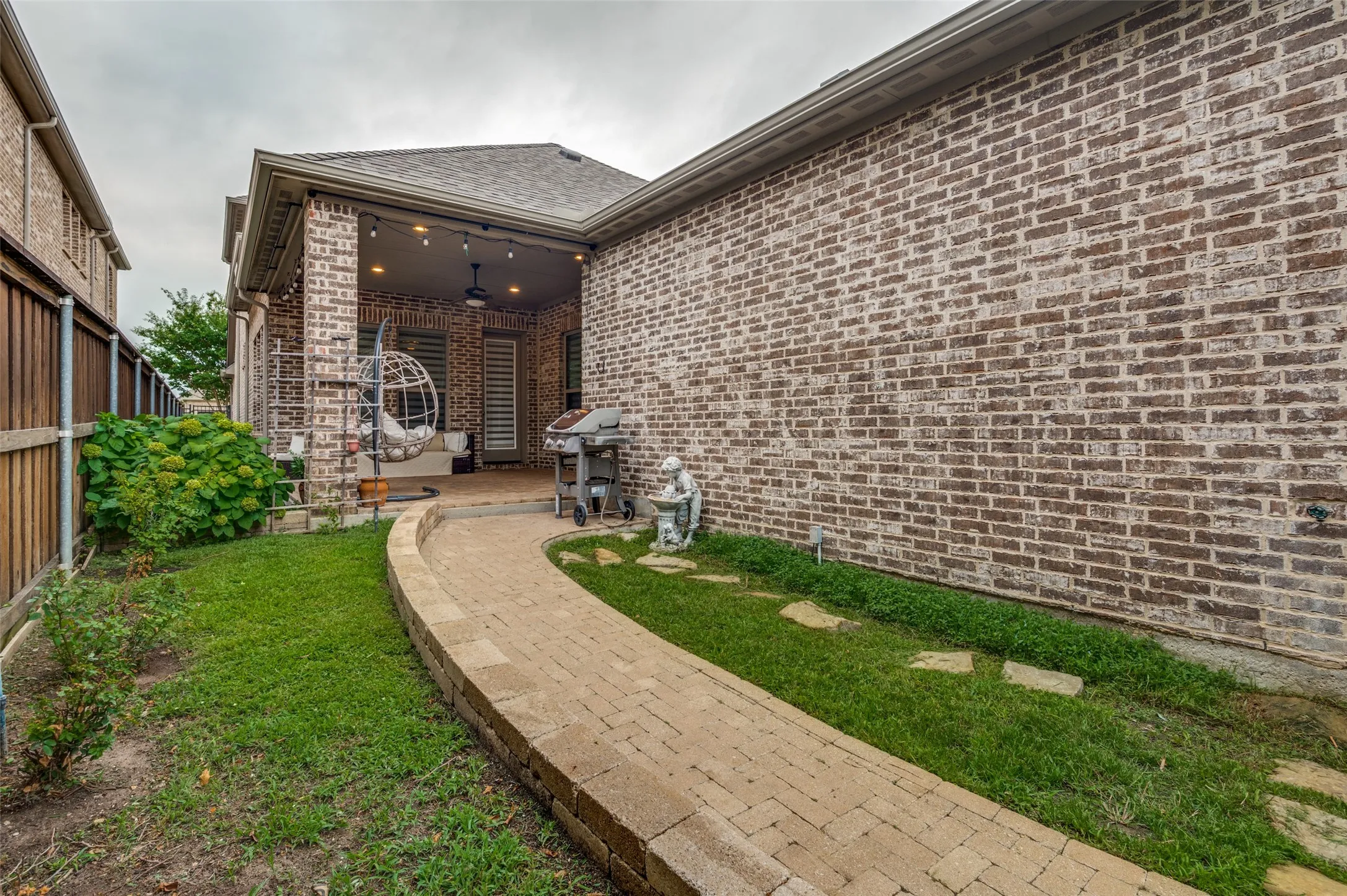 Single Family Residence For Rent in Tarrant County , 4017 Shady Forge Trail, Arlington, Texas 76005, 3 Bedroom, 3 Bathroom, 2 Garage spaces, 2,538 Sqft, built in 2013, mls#21320385, Real Estate Agent in Arlington, Homes For Rent in Tarrant county, Homes For Rent in Arlington, Realtor in Arlington Texas, Real Estate Brokerage Independent Realty Texas, Luminita Cordes Realtor