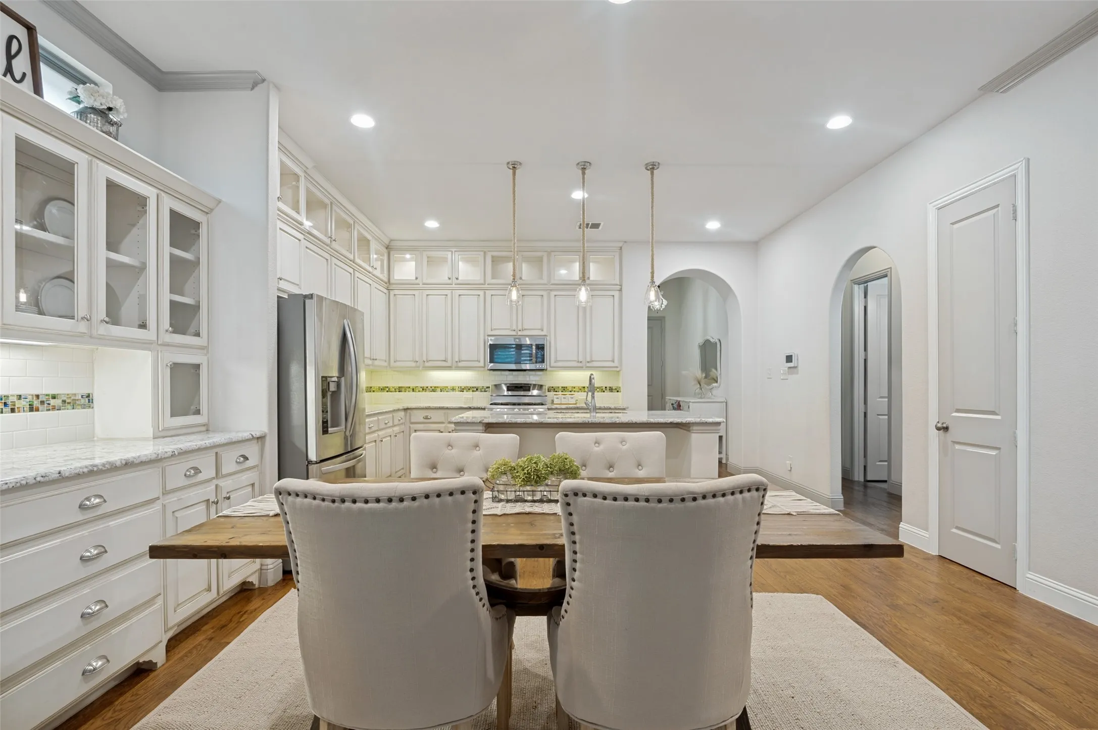 Single Family Residence For Rent in Tarrant County , 4017 Shady Forge Trail, Arlington, Texas 76005, 3 Bedroom, 3 Bathroom, 2 Garage spaces, 2,538 Sqft, built in 2013, mls#21320385, Real Estate Agent in Arlington, Homes For Rent in Tarrant county, Homes For Rent in Arlington, Realtor in Arlington Texas, Real Estate Brokerage Independent Realty Texas, Luminita Cordes Realtor