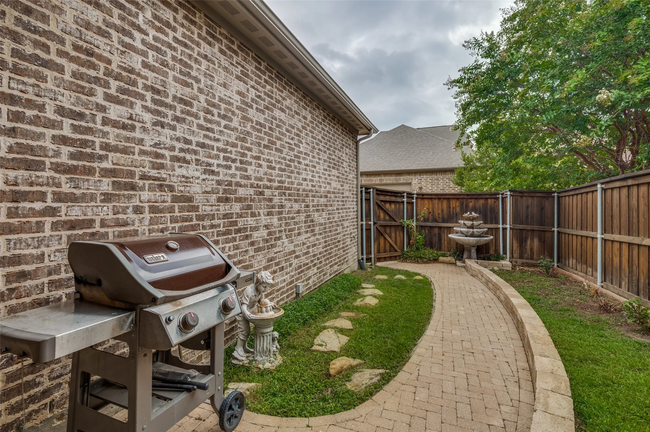 Single Family Residence For Rent in Tarrant County , 4017 Shady Forge Trail, Arlington, Texas 76005, 3 Bedroom, 3 Bathroom, 2 Garage spaces, 2,538 Sqft, built in 2013, mls#21320385, Real Estate Agent in Arlington, Homes For Rent in Tarrant county, Homes For Rent in Arlington, Realtor in Arlington Texas, Real Estate Brokerage Independent Realty Texas, Luminita Cordes Realtor