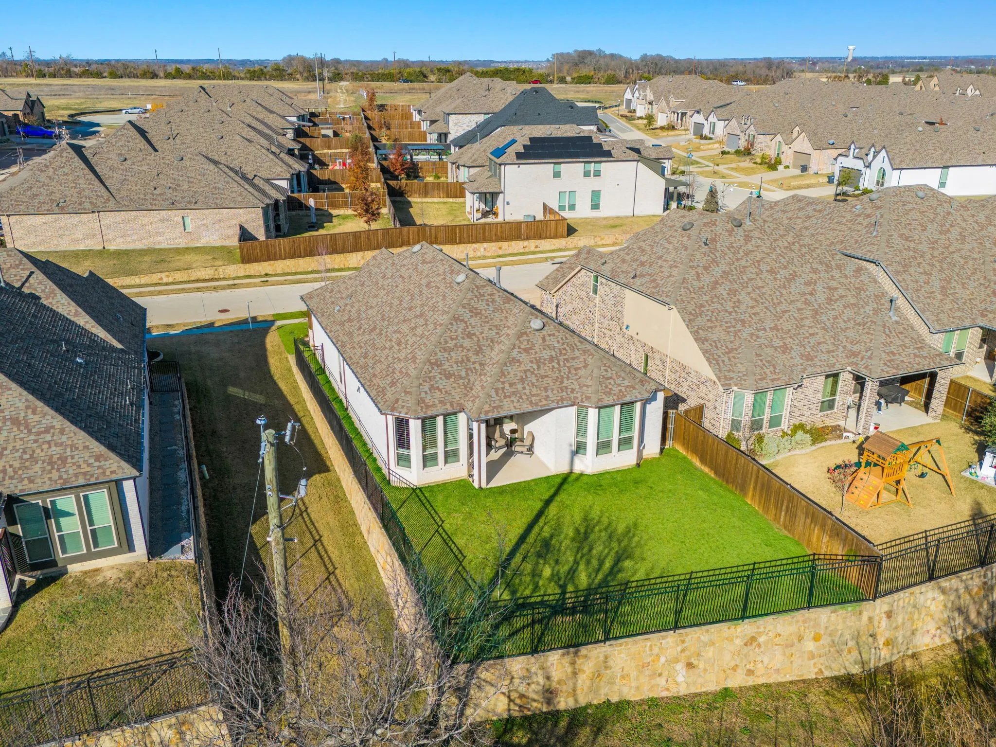Single Family Residence For Sale in Collin County , 2813 Black Walnut Street, Mc Kinney, Texas 75071, 3 Bedroom, 3 Bathroom, 2 Garage spaces, 2,079 Sqft, built in 2020, mls#21315238, Real Estate Agent in Mc Kinney, Homes For Sale in Collin county, Homes For Sale in Mc Kinney, Realtor in Mc Kinney Texas, Real Estate Brokerage Independent Realty Texas, Luminita Cordes Realtor
