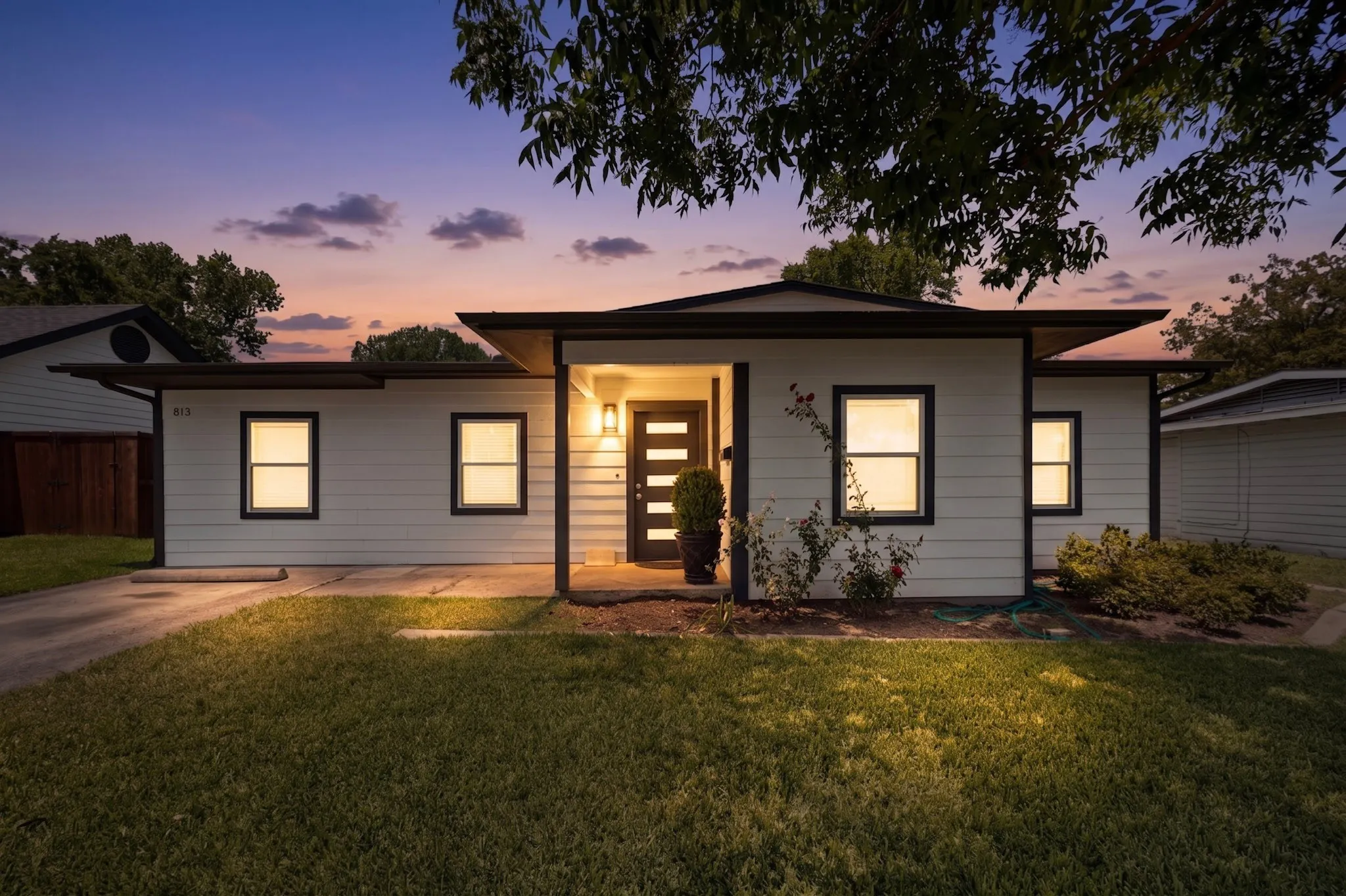 Single Family Residence For Sale in Dallas County , 813 Travis Street, Garland, Texas 75040, 4 Bedroom, 2 Bathroom, 2 Garage spaces, 1,188 Sqft, built in 1954, mls#21315506, Real Estate Agent in Garland, Homes For Sale in Dallas county, Homes For Sale in Garland, Realtor in Garland Texas, Real Estate Brokerage Independent Realty Texas, Luminita Cordes Realtor