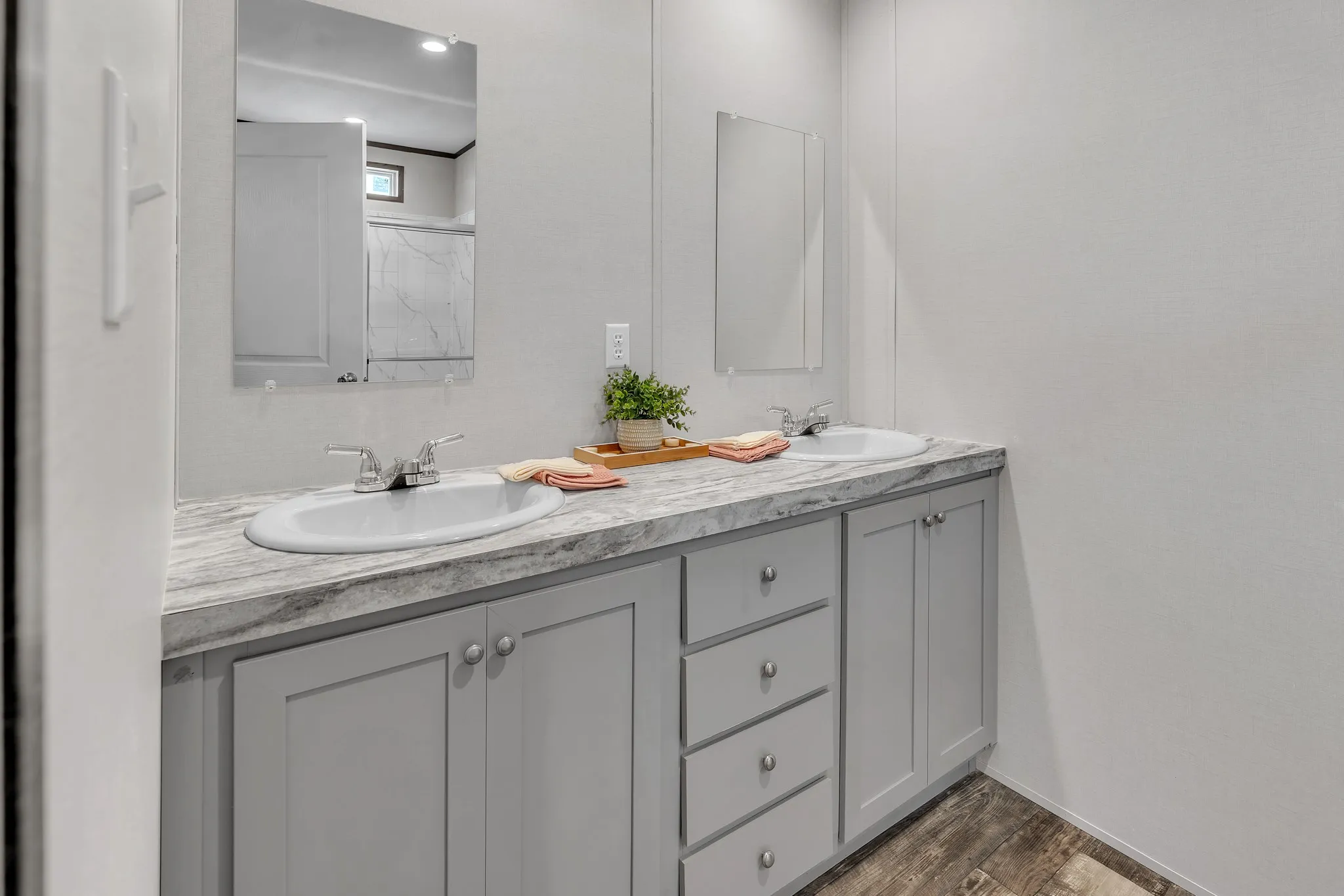 Manufactured Home For Sale in Hood County , 817 Thicket Trail, Granbury, Texas 76048, 3 Bedroom, 2 Bathroom, Garage spaces, 1,344 Sqft, built in 2024, mls#21320403, Real Estate Agent in Granbury, Homes For Sale in Hood county, Homes For Sale in Granbury, Realtor in Granbury Texas, Real Estate Brokerage Independent Realty Texas, Luminita Cordes Realtor