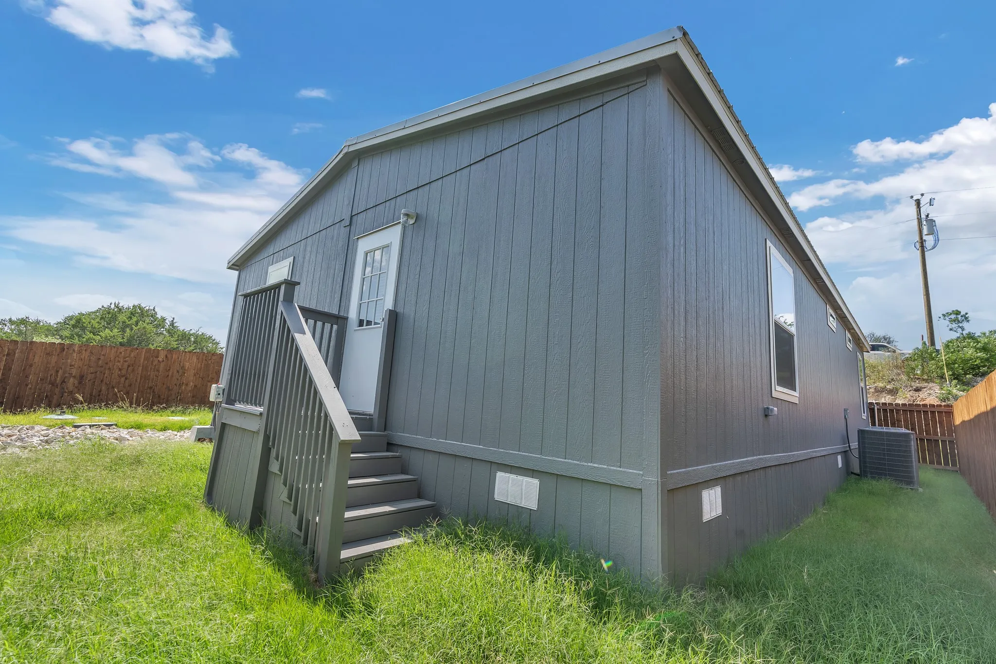 Manufactured Home For Sale in Hood County , 817 Thicket Trail, Granbury, Texas 76048, 3 Bedroom, 2 Bathroom, Garage spaces, 1,344 Sqft, built in 2024, mls#21320403, Real Estate Agent in Granbury, Homes For Sale in Hood county, Homes For Sale in Granbury, Realtor in Granbury Texas, Real Estate Brokerage Independent Realty Texas, Luminita Cordes Realtor