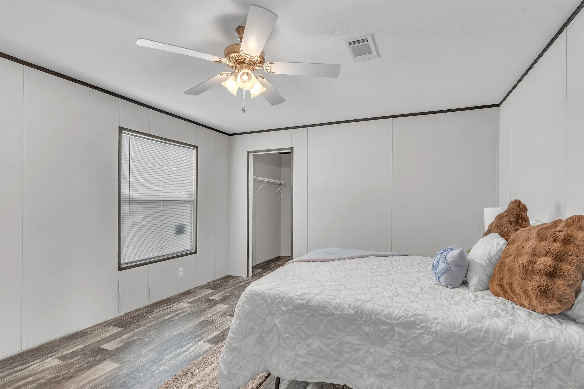 Manufactured Home For Sale in Hood County , 817 Thicket Trail, Granbury, Texas 76048, 3 Bedroom, 2 Bathroom, Garage spaces, 1,344 Sqft, built in 2024, mls#21320403, Real Estate Agent in Granbury, Homes For Sale in Hood county, Homes For Sale in Granbury, Realtor in Granbury Texas, Real Estate Brokerage Independent Realty Texas, Luminita Cordes Realtor