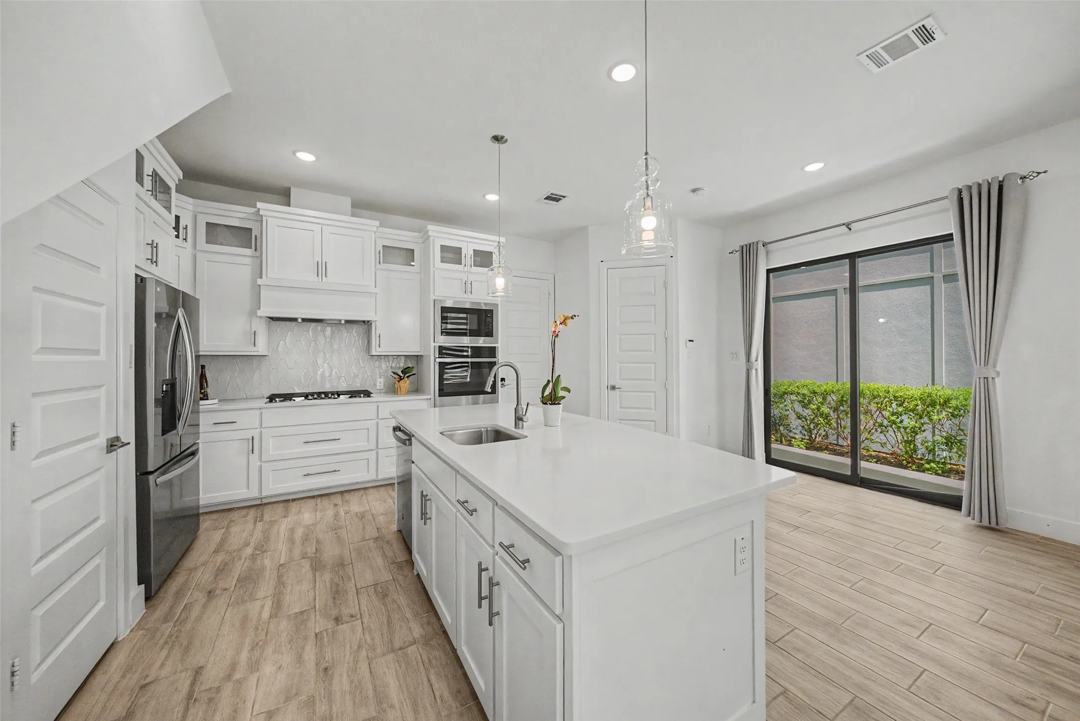 Single Family Residence For Sale in Dallas County , 618 Winners Circle, Rowlett, Texas 75088, 3 Bedroom, 4 Bathroom, 2 Garage spaces, 1,899 Sqft, built in 2023, mls#21318986, Real Estate Agent in Rowlett, Homes For Sale in Dallas county, Homes For Sale in Rowlett, Realtor in Rowlett Texas, Real Estate Brokerage Independent Realty Texas, Luminita Cordes Realtor