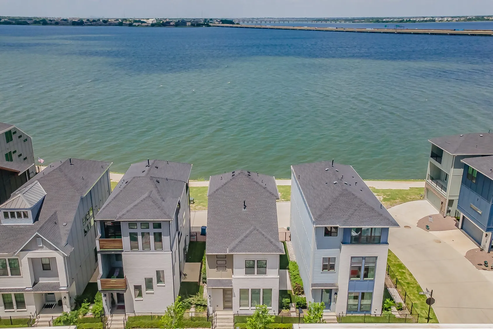 Single Family Residence For Sale in Dallas County , 618 Winners Circle, Rowlett, Texas 75088, 3 Bedroom, 4 Bathroom, 2 Garage spaces, 1,899 Sqft, built in 2023, mls#21318986, Real Estate Agent in Rowlett, Homes For Sale in Dallas county, Homes For Sale in Rowlett, Realtor in Rowlett Texas, Real Estate Brokerage Independent Realty Texas, Luminita Cordes Realtor