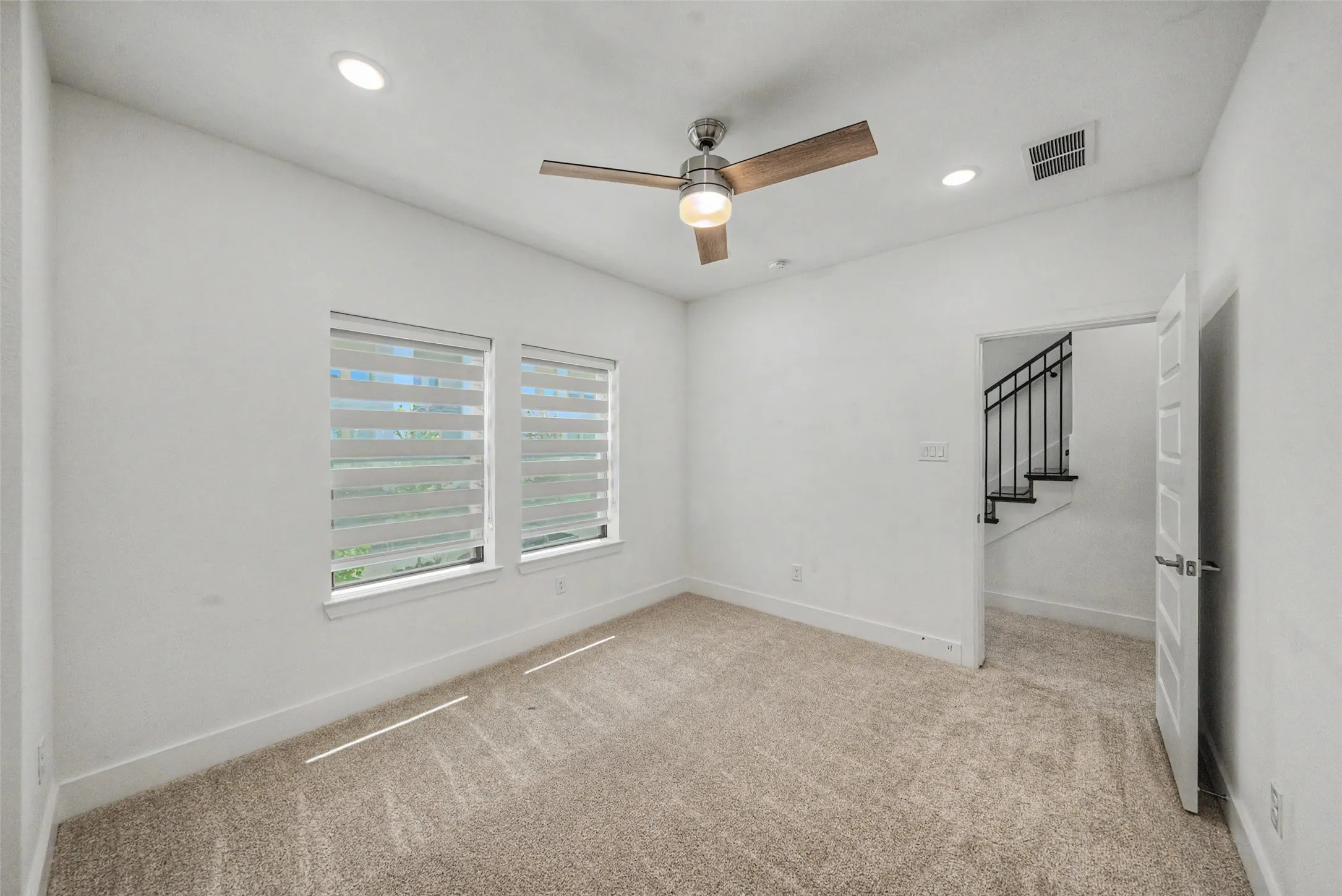 Single Family Residence For Sale in Dallas County , 618 Winners Circle, Rowlett, Texas 75088, 3 Bedroom, 4 Bathroom, 2 Garage spaces, 1,899 Sqft, built in 2023, mls#21318986, Real Estate Agent in Rowlett, Homes For Sale in Dallas county, Homes For Sale in Rowlett, Realtor in Rowlett Texas, Real Estate Brokerage Independent Realty Texas, Luminita Cordes Realtor