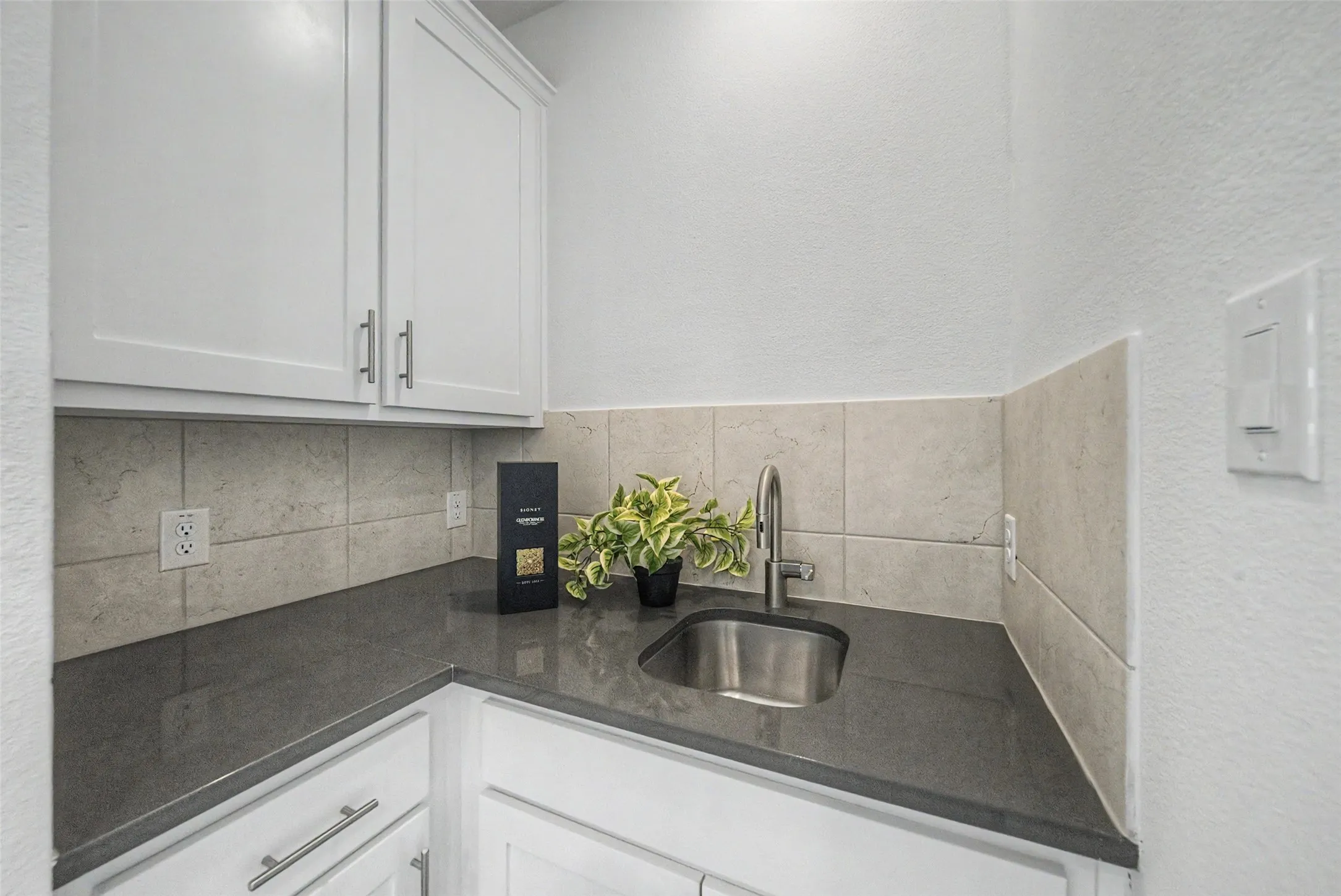 Single Family Residence For Sale in Dallas County , 618 Winners Circle, Rowlett, Texas 75088, 3 Bedroom, 4 Bathroom, 2 Garage spaces, 1,899 Sqft, built in 2023, mls#21318986, Real Estate Agent in Rowlett, Homes For Sale in Dallas county, Homes For Sale in Rowlett, Realtor in Rowlett Texas, Real Estate Brokerage Independent Realty Texas, Luminita Cordes Realtor
