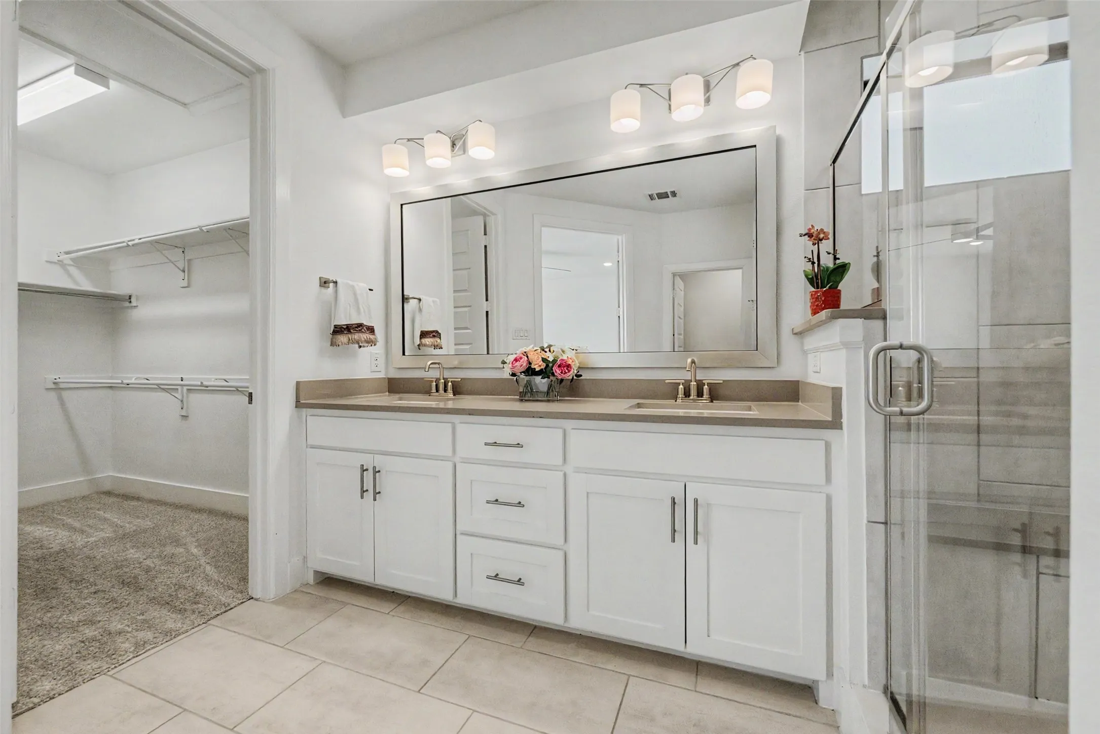 Single Family Residence For Sale in Dallas County , 618 Winners Circle, Rowlett, Texas 75088, 3 Bedroom, 4 Bathroom, 2 Garage spaces, 1,899 Sqft, built in 2023, mls#21318986, Real Estate Agent in Rowlett, Homes For Sale in Dallas county, Homes For Sale in Rowlett, Realtor in Rowlett Texas, Real Estate Brokerage Independent Realty Texas, Luminita Cordes Realtor