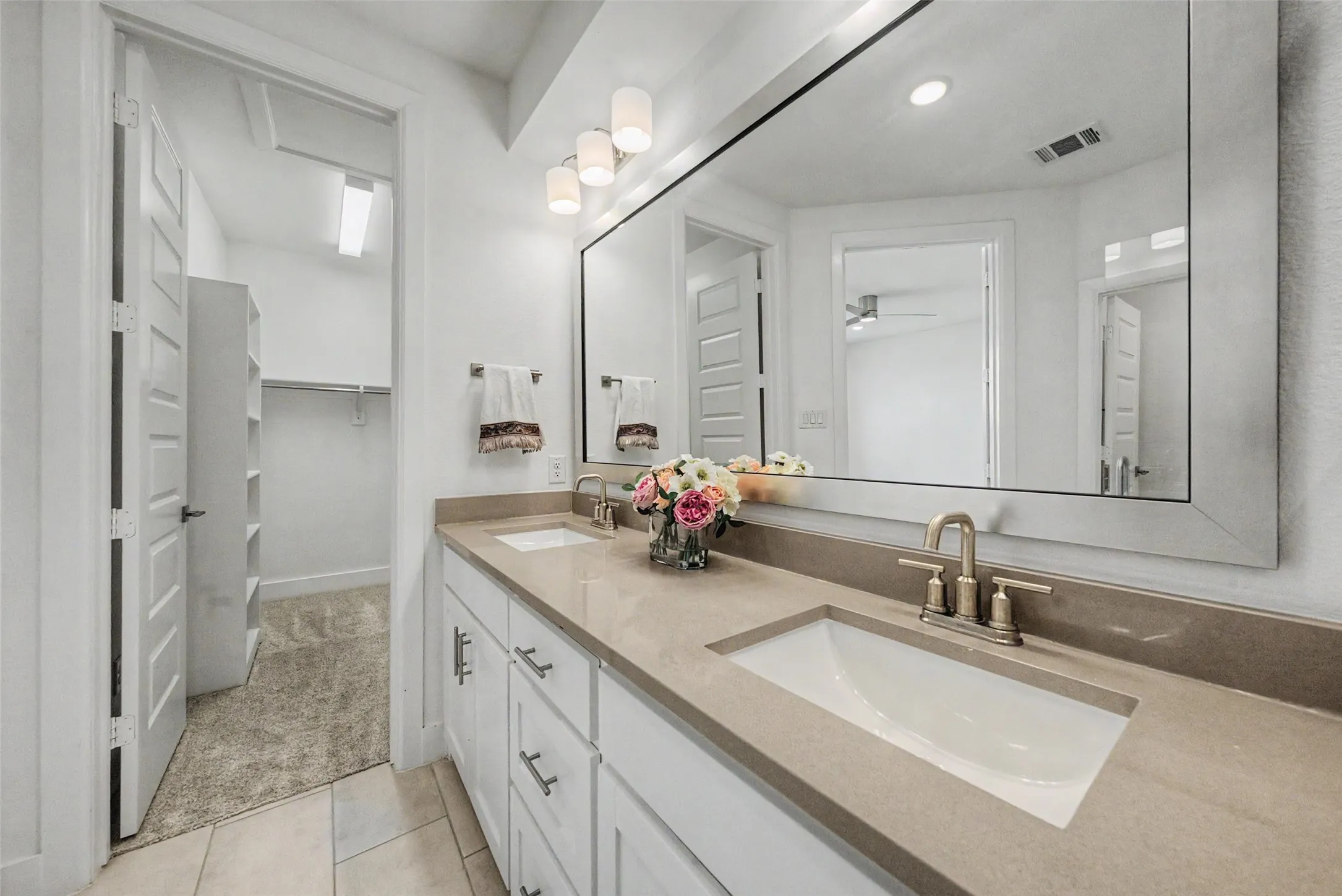 Single Family Residence For Sale in Dallas County , 618 Winners Circle, Rowlett, Texas 75088, 3 Bedroom, 4 Bathroom, 2 Garage spaces, 1,899 Sqft, built in 2023, mls#21318986, Real Estate Agent in Rowlett, Homes For Sale in Dallas county, Homes For Sale in Rowlett, Realtor in Rowlett Texas, Real Estate Brokerage Independent Realty Texas, Luminita Cordes Realtor