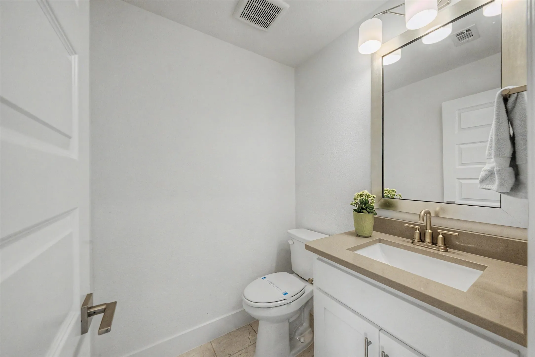 Single Family Residence For Sale in Dallas County , 618 Winners Circle, Rowlett, Texas 75088, 3 Bedroom, 4 Bathroom, 2 Garage spaces, 1,899 Sqft, built in 2023, mls#21318986, Real Estate Agent in Rowlett, Homes For Sale in Dallas county, Homes For Sale in Rowlett, Realtor in Rowlett Texas, Real Estate Brokerage Independent Realty Texas, Luminita Cordes Realtor