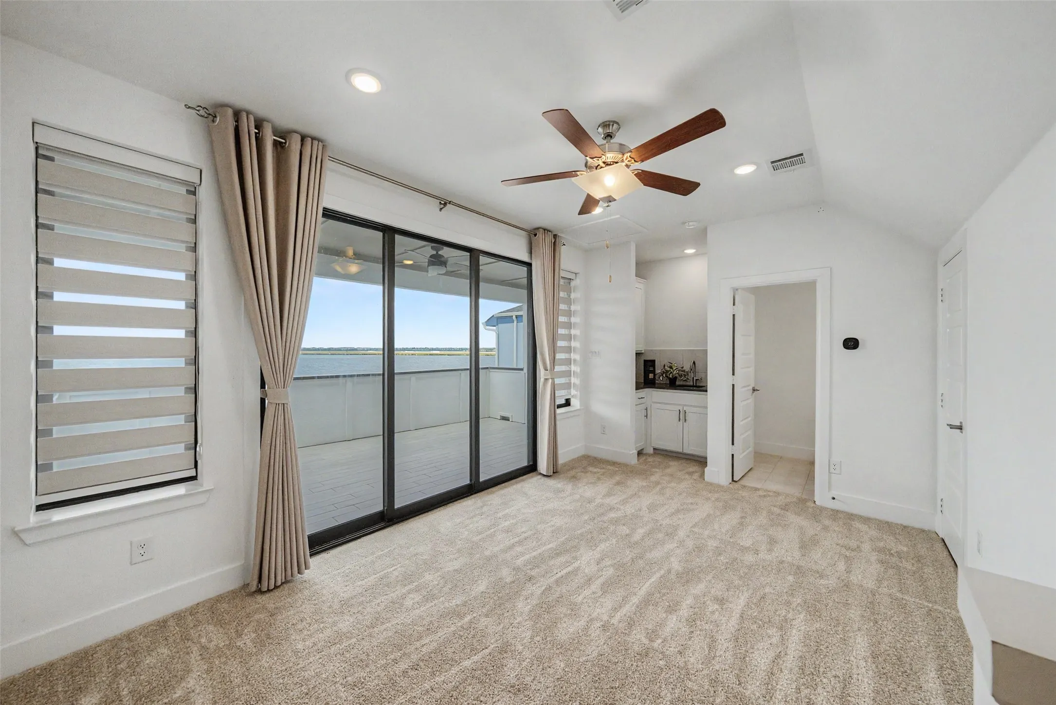 Single Family Residence For Sale in Dallas County , 618 Winners Circle, Rowlett, Texas 75088, 3 Bedroom, 4 Bathroom, 2 Garage spaces, 1,899 Sqft, built in 2023, mls#21318986, Real Estate Agent in Rowlett, Homes For Sale in Dallas county, Homes For Sale in Rowlett, Realtor in Rowlett Texas, Real Estate Brokerage Independent Realty Texas, Luminita Cordes Realtor
