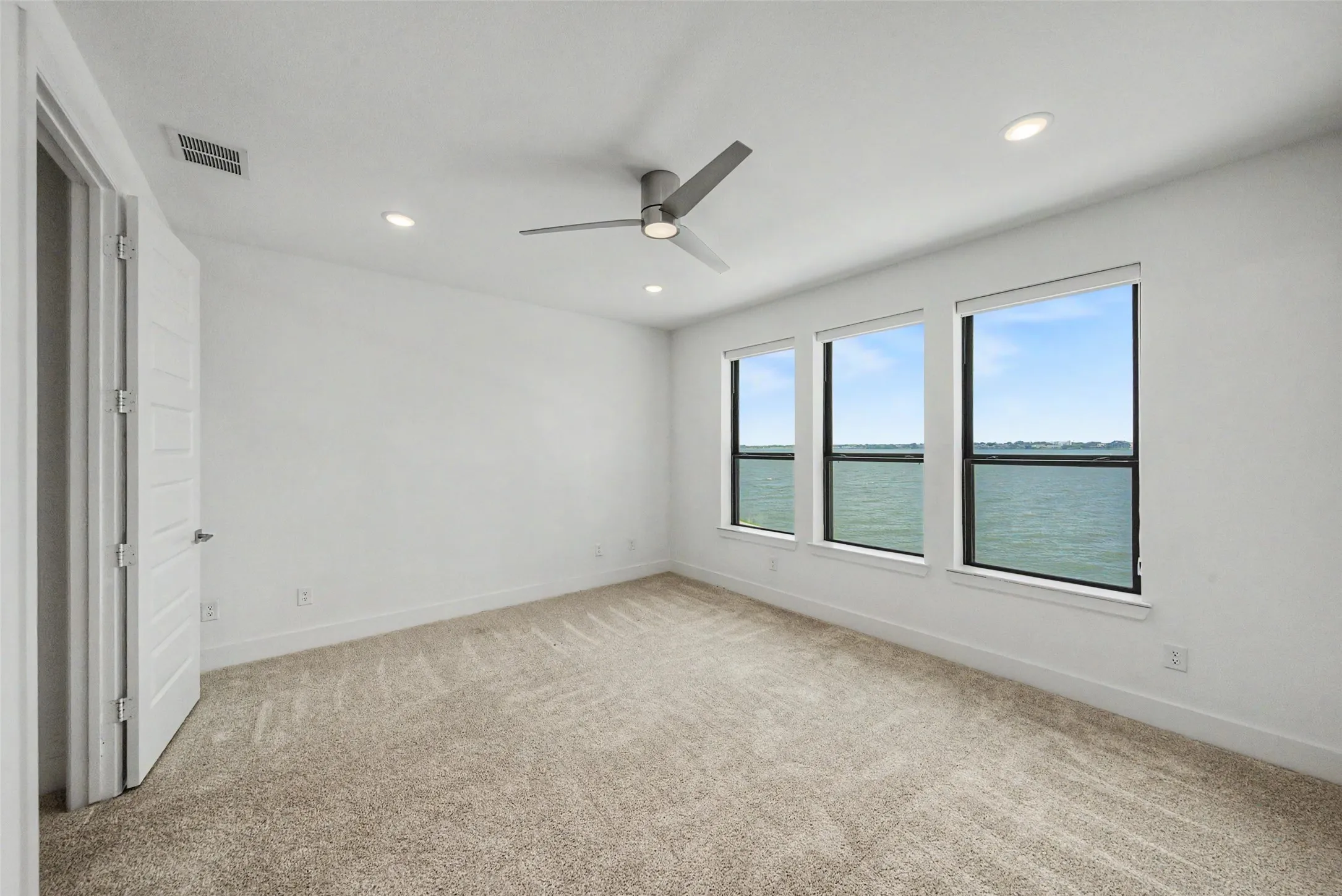 Single Family Residence For Sale in Dallas County , 618 Winners Circle, Rowlett, Texas 75088, 3 Bedroom, 4 Bathroom, 2 Garage spaces, 1,899 Sqft, built in 2023, mls#21318986, Real Estate Agent in Rowlett, Homes For Sale in Dallas county, Homes For Sale in Rowlett, Realtor in Rowlett Texas, Real Estate Brokerage Independent Realty Texas, Luminita Cordes Realtor
