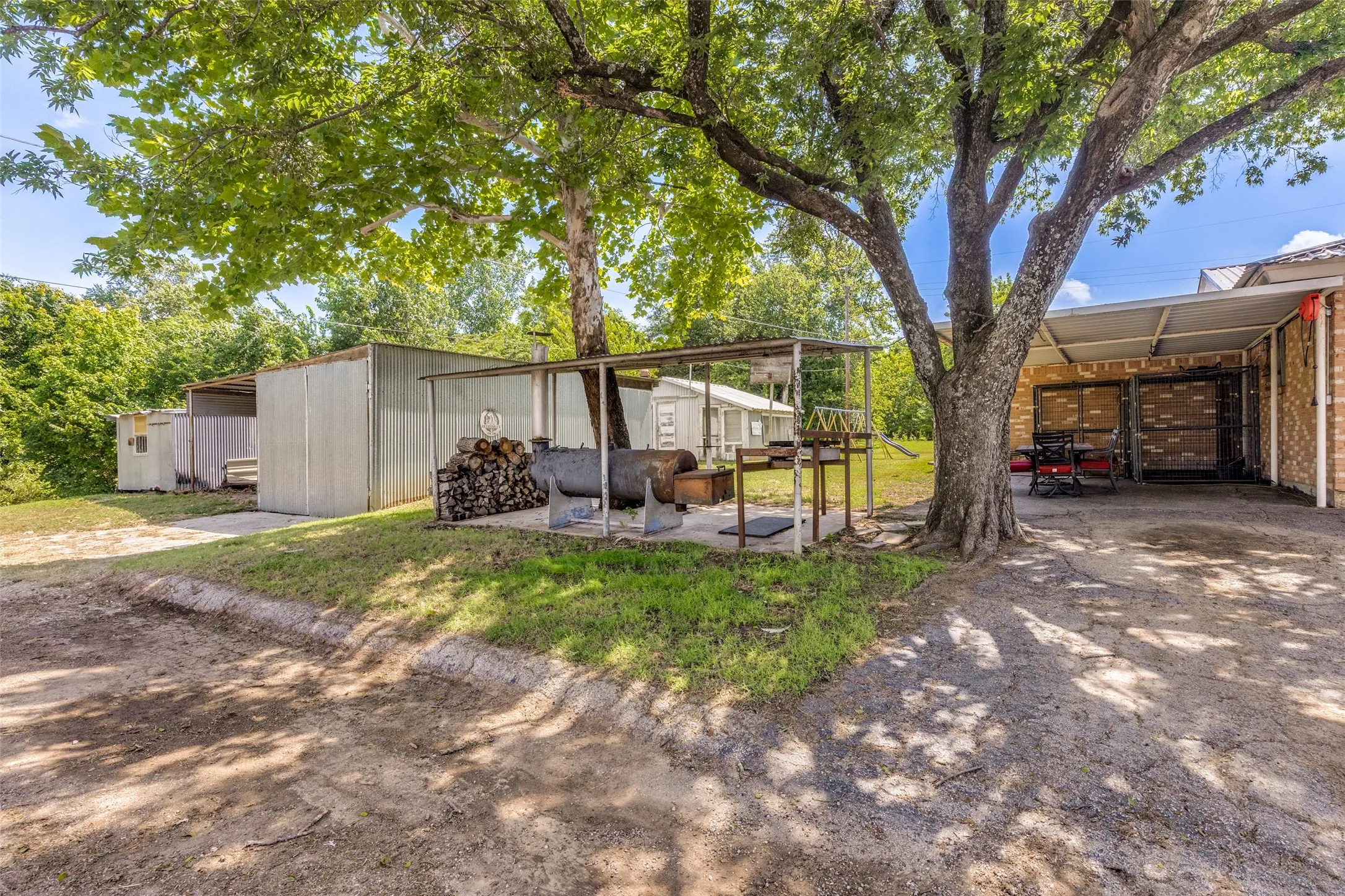 Single Family Residence For Sale in Wise County , 401 S Vick Street, Decatur, Texas 76234, 2 Bedroom, 2 Bathroom, 1 Garage spaces, 1,509 Sqft, built in 1965, mls#21320370, Real Estate Agent in Decatur, Homes For Sale in Wise county, Homes For Sale in Decatur, Realtor in Decatur Texas, Real Estate Brokerage Independent Realty Texas, Luminita Cordes Realtor