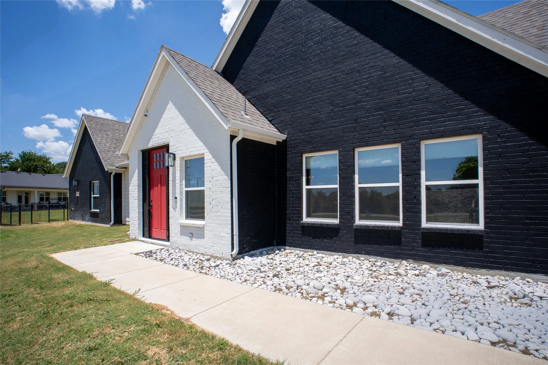 Single Family Residence For Sale in Parker County , 311 Dobbs Trail, Springtown, Texas 76082, 3 Bedroom, 3 Bathroom, 2 Garage spaces, 2,322 Sqft, built in 2020, mls#21318910, Real Estate Agent in Springtown, Homes For Sale in Parker county, Homes For Sale in Springtown, Realtor in Springtown Texas, Real Estate Brokerage Independent Realty Texas, Luminita Cordes Realtor