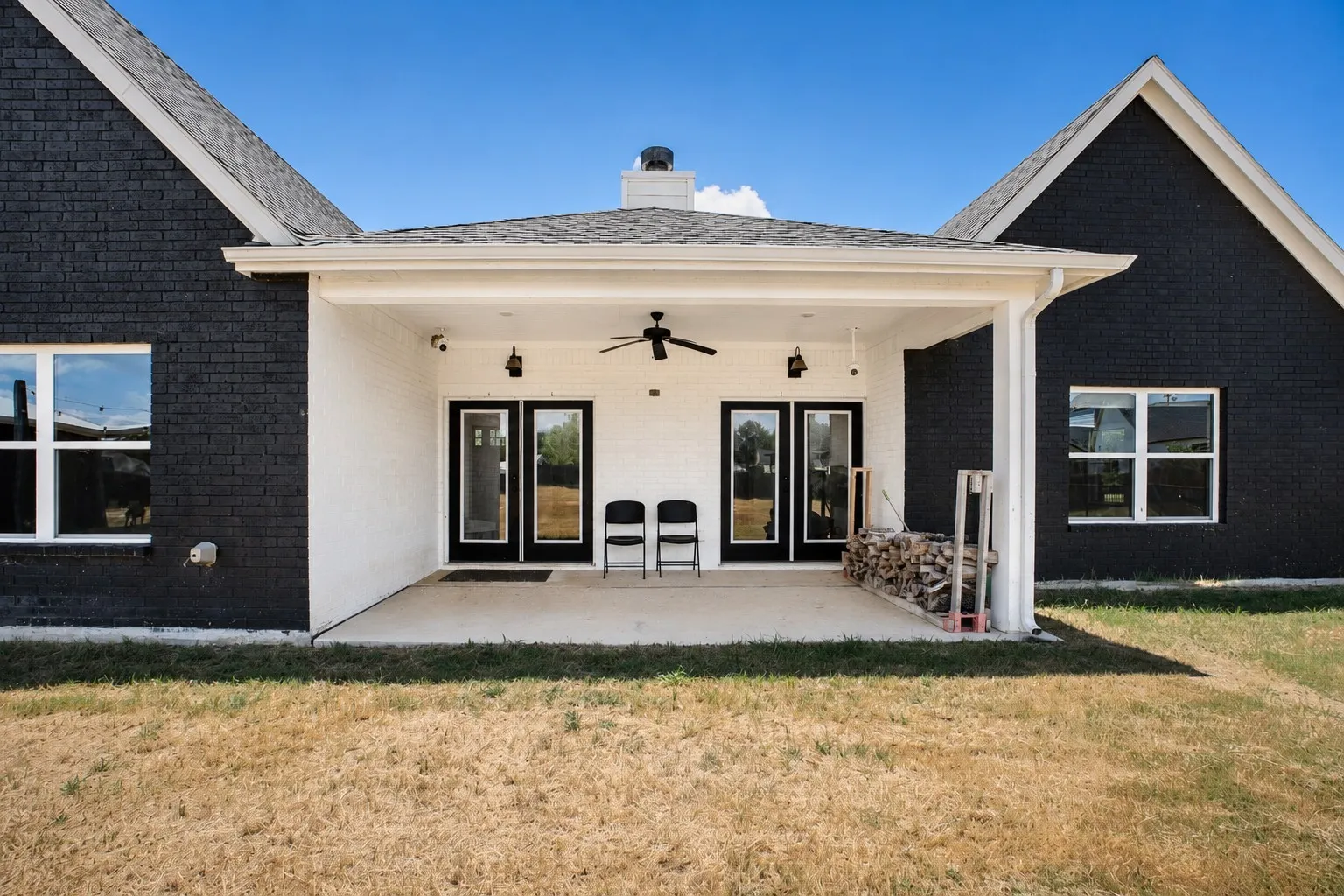 Single Family Residence For Sale in Parker County , 311 Dobbs Trail, Springtown, Texas 76082, 3 Bedroom, 3 Bathroom, 2 Garage spaces, 2,322 Sqft, built in 2020, mls#21318910, Real Estate Agent in Springtown, Homes For Sale in Parker county, Homes For Sale in Springtown, Realtor in Springtown Texas, Real Estate Brokerage Independent Realty Texas, Luminita Cordes Realtor