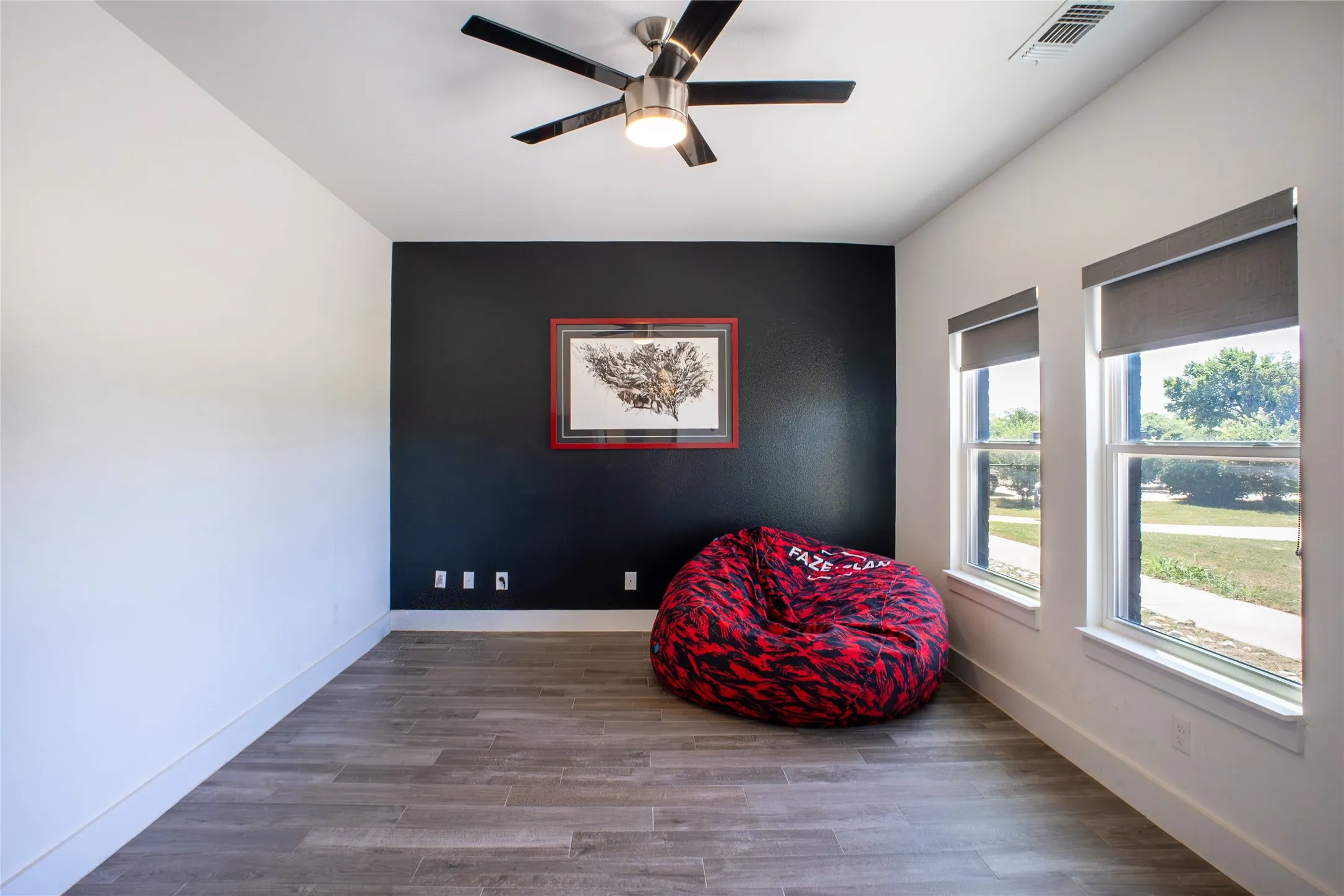 Single Family Residence For Sale in Parker County , 311 Dobbs Trail, Springtown, Texas 76082, 3 Bedroom, 3 Bathroom, 2 Garage spaces, 2,322 Sqft, built in 2020, mls#21318910, Real Estate Agent in Springtown, Homes For Sale in Parker county, Homes For Sale in Springtown, Realtor in Springtown Texas, Real Estate Brokerage Independent Realty Texas, Luminita Cordes Realtor