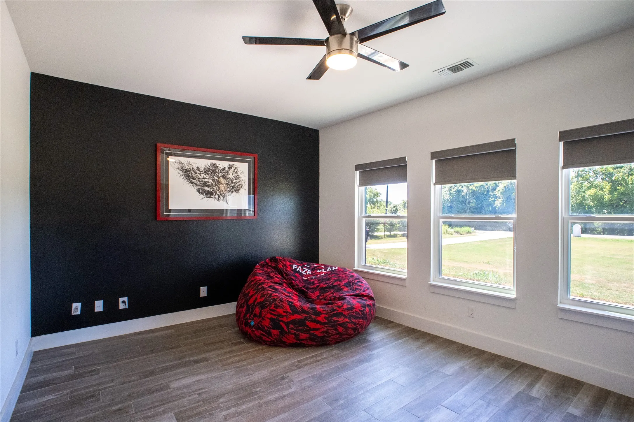 Single Family Residence For Sale in Parker County , 311 Dobbs Trail, Springtown, Texas 76082, 3 Bedroom, 3 Bathroom, 2 Garage spaces, 2,322 Sqft, built in 2020, mls#21318910, Real Estate Agent in Springtown, Homes For Sale in Parker county, Homes For Sale in Springtown, Realtor in Springtown Texas, Real Estate Brokerage Independent Realty Texas, Luminita Cordes Realtor