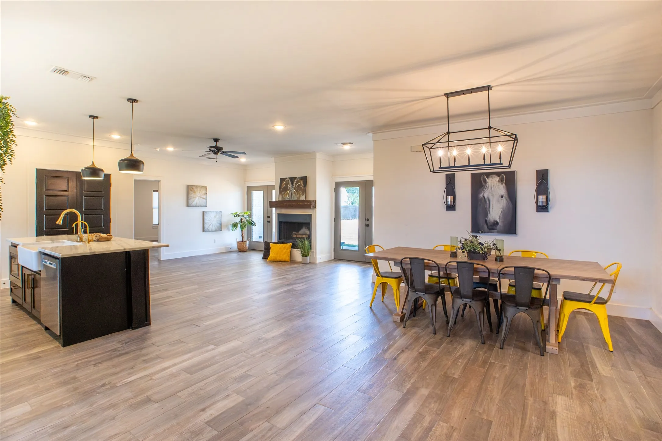 Single Family Residence For Sale in Parker County , 311 Dobbs Trail, Springtown, Texas 76082, 3 Bedroom, 3 Bathroom, 2 Garage spaces, 2,322 Sqft, built in 2020, mls#21318910, Real Estate Agent in Springtown, Homes For Sale in Parker county, Homes For Sale in Springtown, Realtor in Springtown Texas, Real Estate Brokerage Independent Realty Texas, Luminita Cordes Realtor