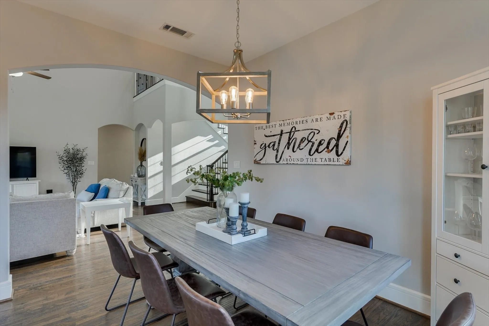 Single Family Residence For Rent in Dallas County , 4713 Highgate Lane, Rowlett, Texas 75088, 5 Bedroom, 3 Bathroom, 2 Garage spaces, 2,833 Sqft, built in 2018, mls#21304248, Real Estate Agent in Rowlett, Homes For Rent in Dallas county, Homes For Rent in Rowlett, Realtor in Rowlett Texas, Real Estate Brokerage Independent Realty Texas, Luminita Cordes Realtor