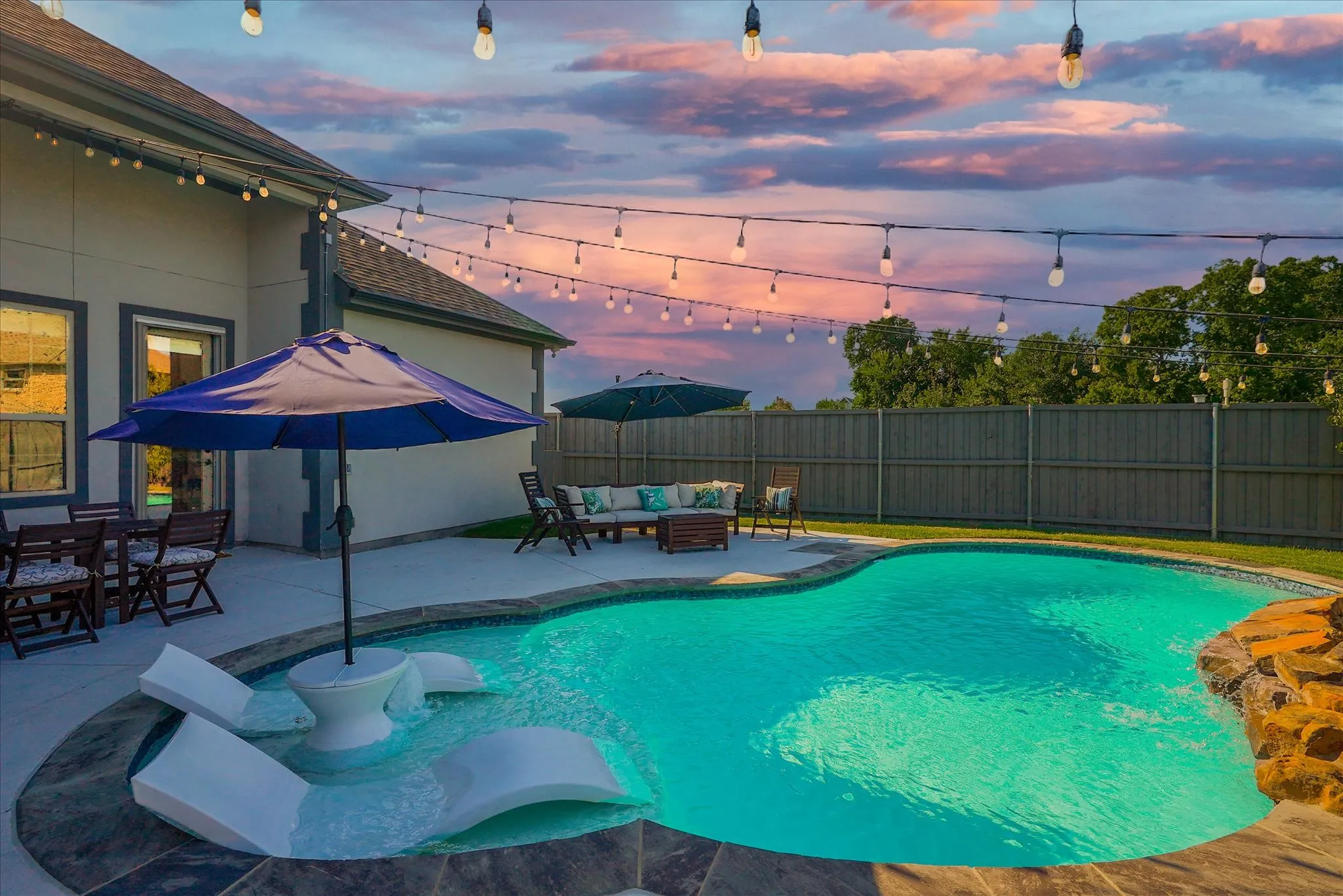 Single Family Residence For Rent in Dallas County , 4713 Highgate Lane, Rowlett, Texas 75088, 5 Bedroom, 3 Bathroom, 2 Garage spaces, 2,833 Sqft, built in 2018, mls#21304248, Real Estate Agent in Rowlett, Homes For Rent in Dallas county, Homes For Rent in Rowlett, Realtor in Rowlett Texas, Real Estate Brokerage Independent Realty Texas, Luminita Cordes Realtor