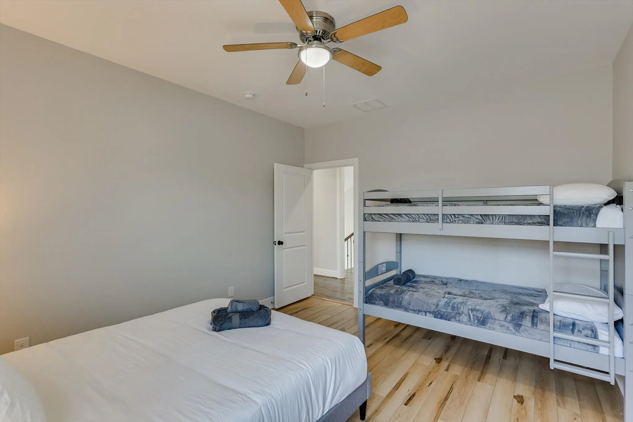 Single Family Residence For Rent in Dallas County , 4713 Highgate Lane, Rowlett, Texas 75088, 5 Bedroom, 3 Bathroom, 2 Garage spaces, 2,833 Sqft, built in 2018, mls#21304248, Real Estate Agent in Rowlett, Homes For Rent in Dallas county, Homes For Rent in Rowlett, Realtor in Rowlett Texas, Real Estate Brokerage Independent Realty Texas, Luminita Cordes Realtor