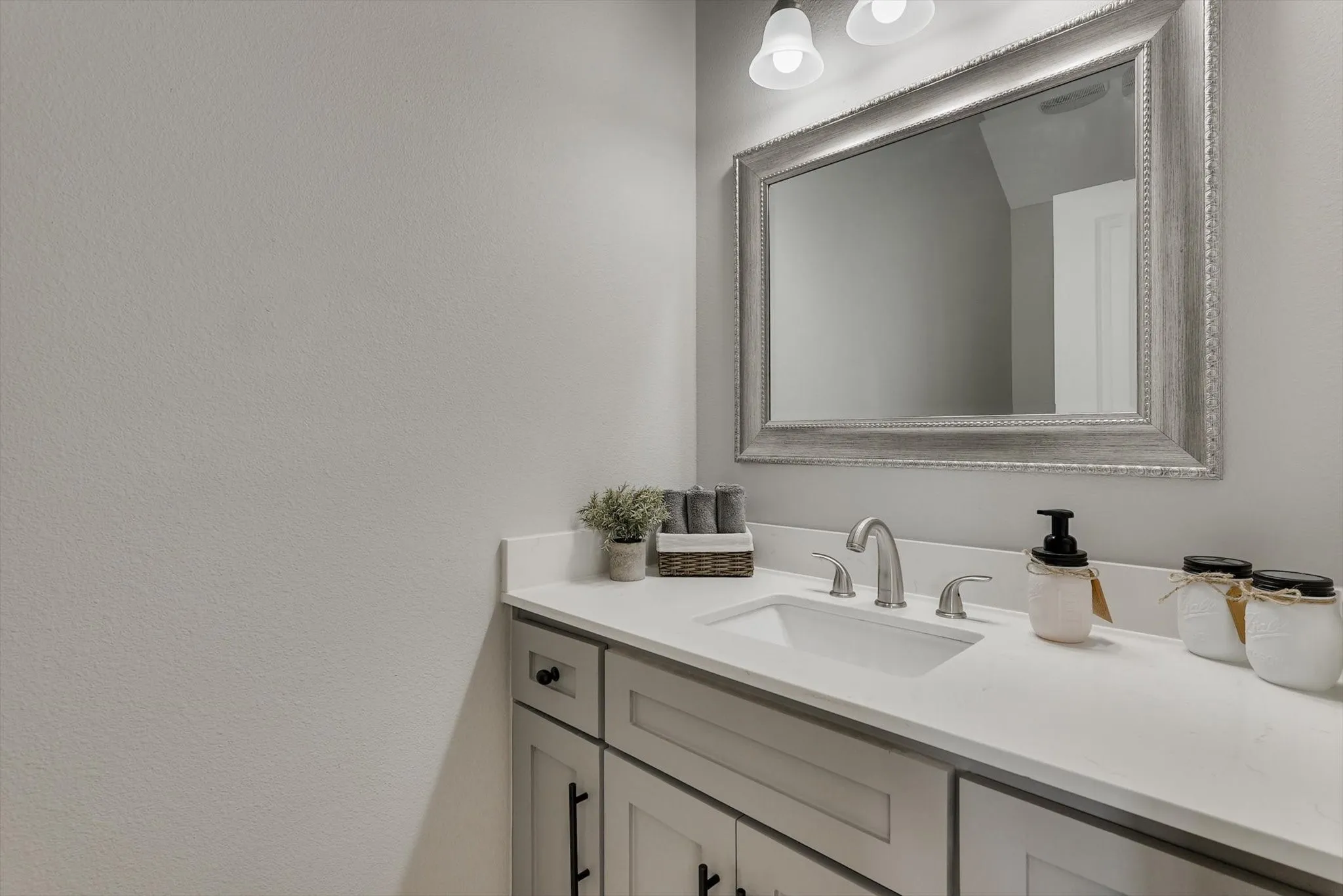 Single Family Residence For Rent in Dallas County , 4713 Highgate Lane, Rowlett, Texas 75088, 5 Bedroom, 3 Bathroom, 2 Garage spaces, 2,833 Sqft, built in 2018, mls#21304248, Real Estate Agent in Rowlett, Homes For Rent in Dallas county, Homes For Rent in Rowlett, Realtor in Rowlett Texas, Real Estate Brokerage Independent Realty Texas, Luminita Cordes Realtor