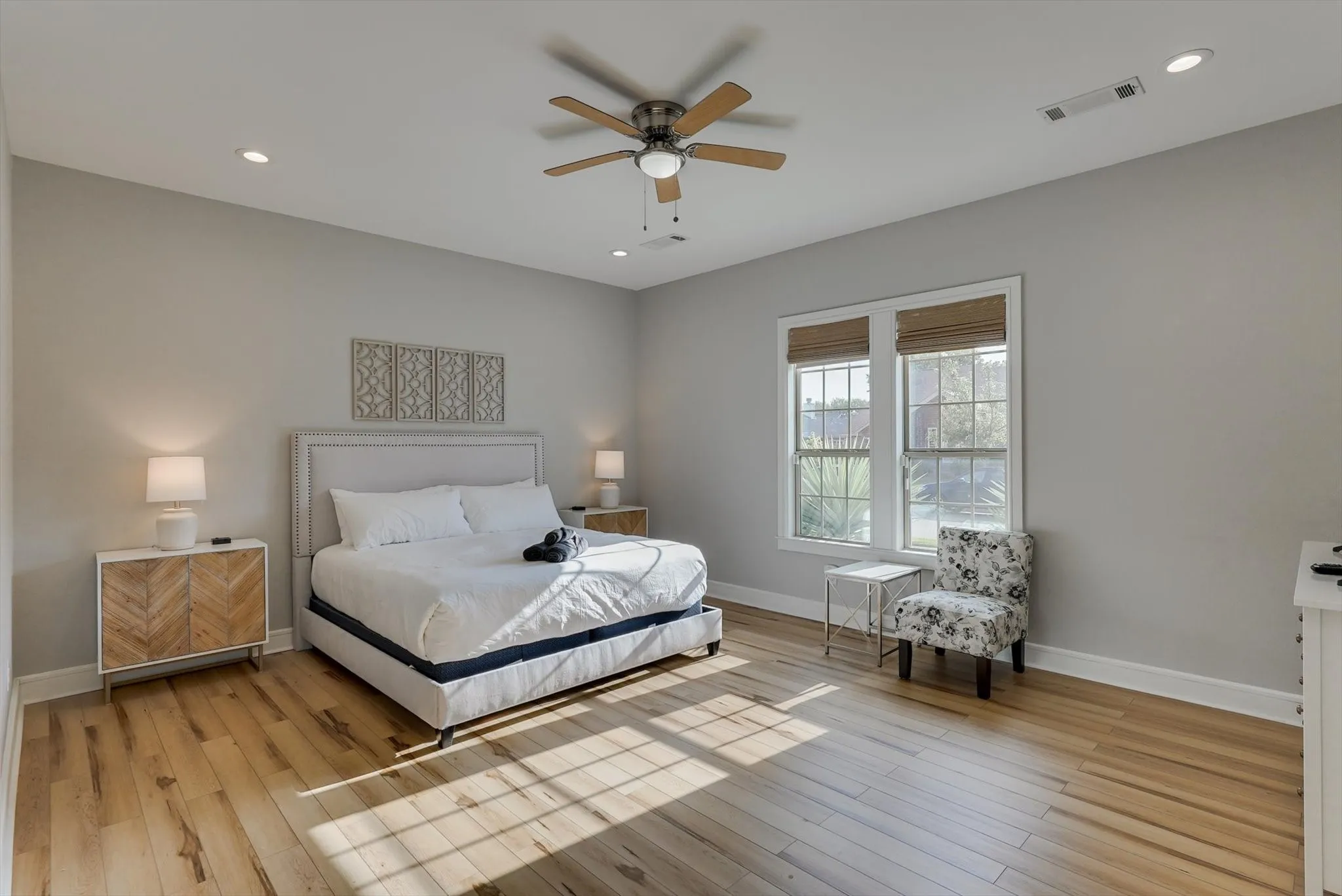 Single Family Residence For Rent in Dallas County , 4713 Highgate Lane, Rowlett, Texas 75088, 5 Bedroom, 3 Bathroom, 2 Garage spaces, 2,833 Sqft, built in 2018, mls#21304248, Real Estate Agent in Rowlett, Homes For Rent in Dallas county, Homes For Rent in Rowlett, Realtor in Rowlett Texas, Real Estate Brokerage Independent Realty Texas, Luminita Cordes Realtor